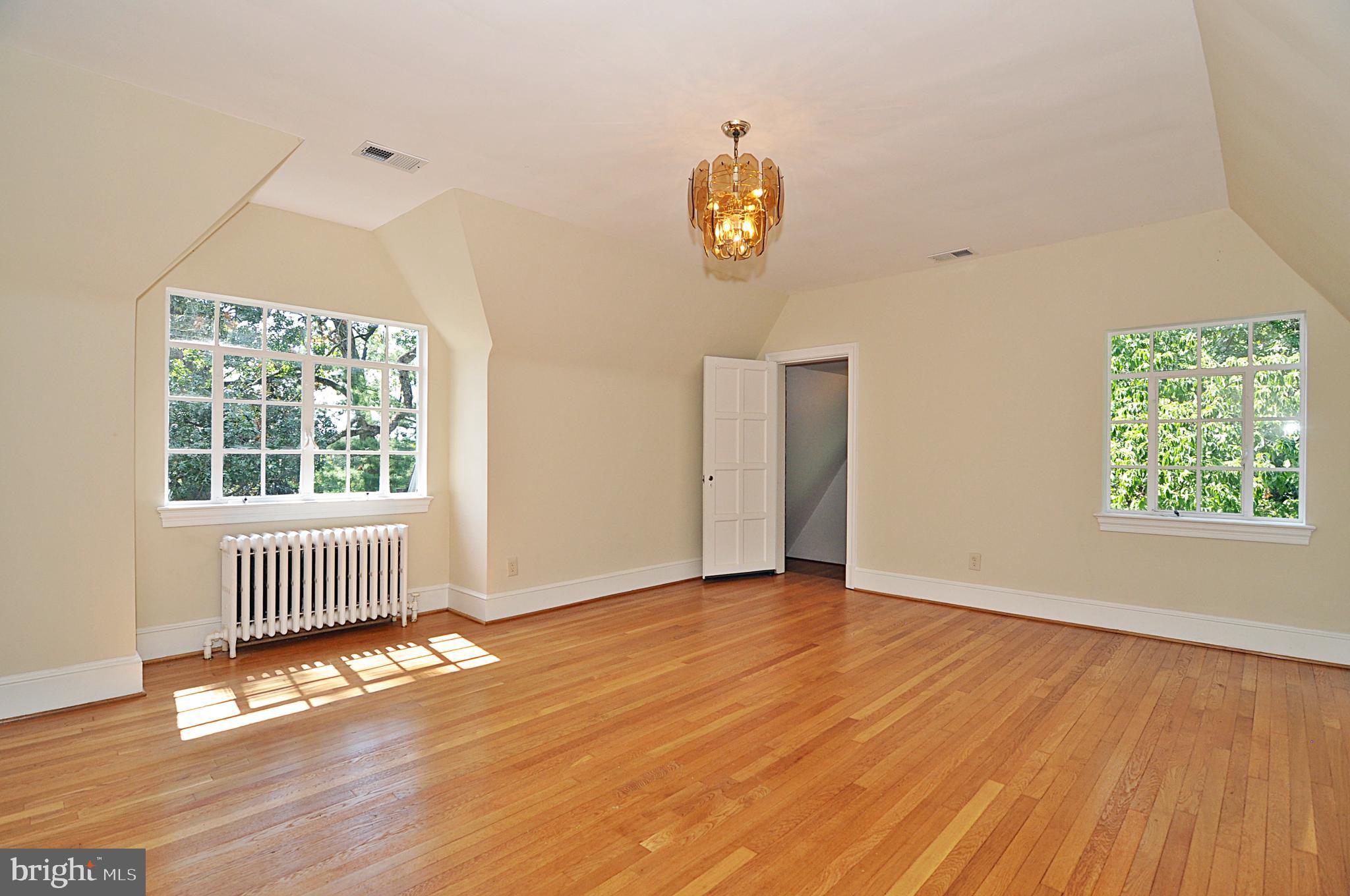 ARLINGTON RIDGE - Residential