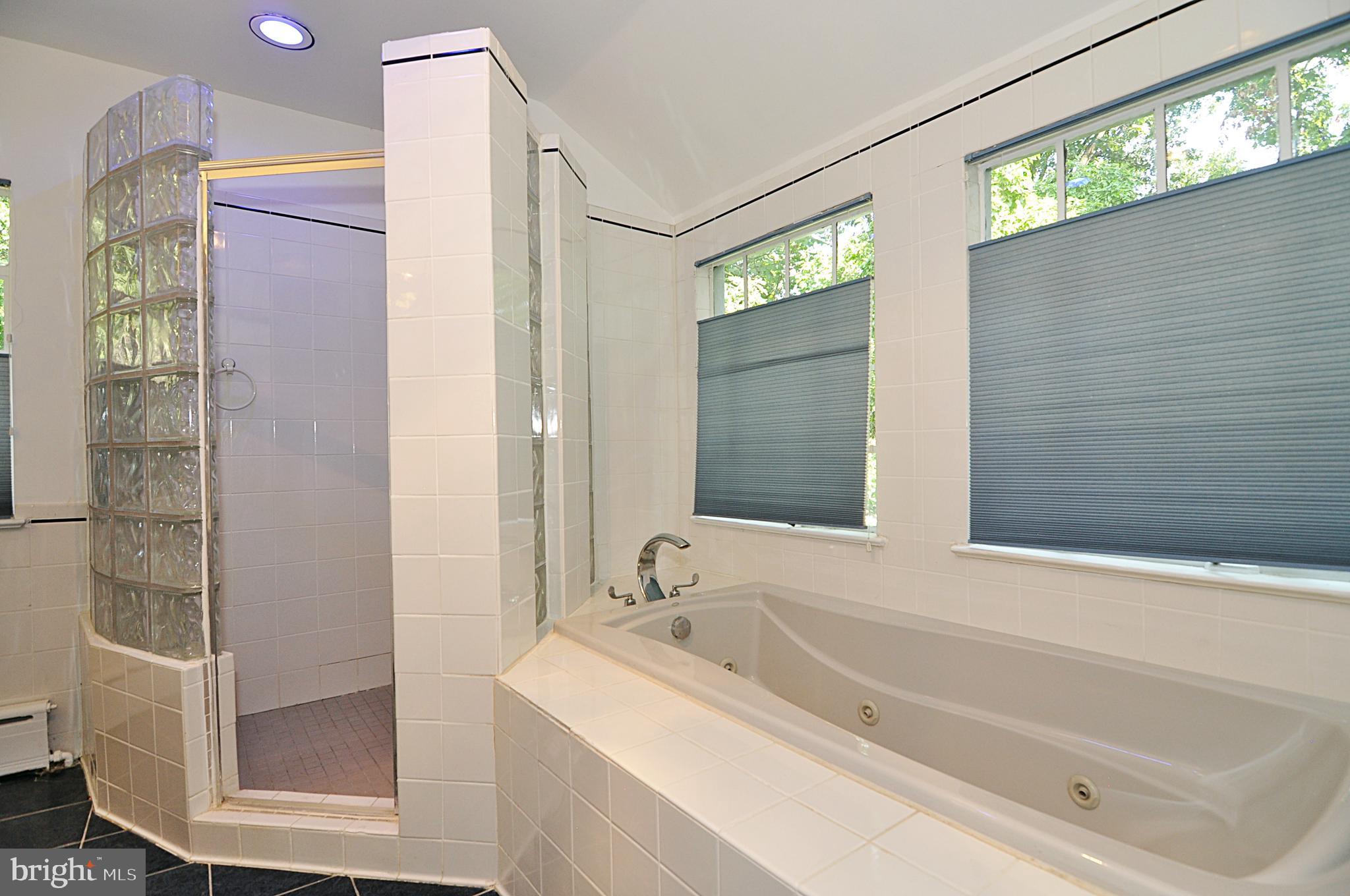 ARLINGTON RIDGE - Residential