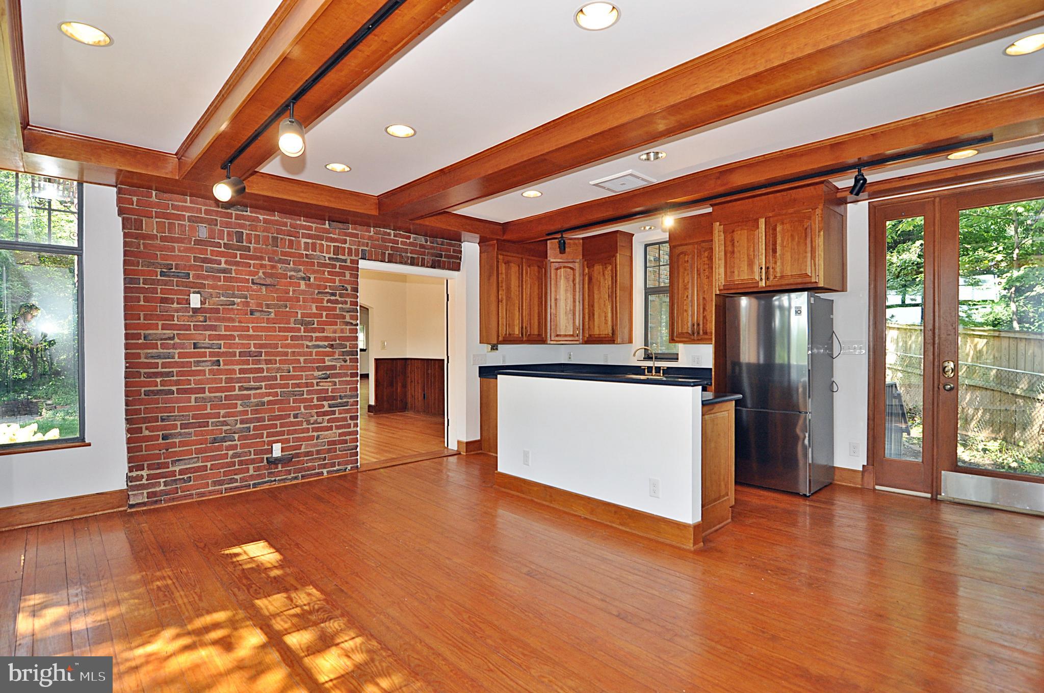 ARLINGTON RIDGE - Residential