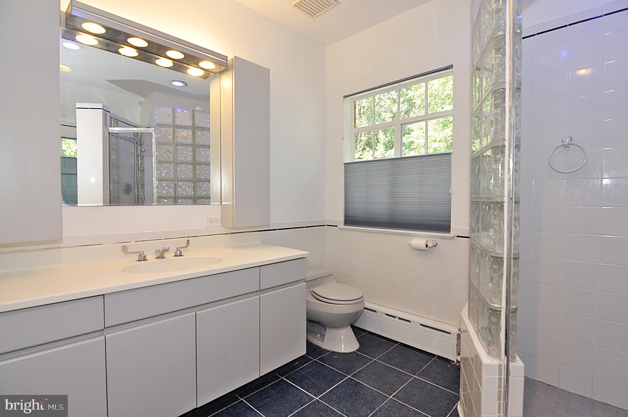 ARLINGTON RIDGE - Residential