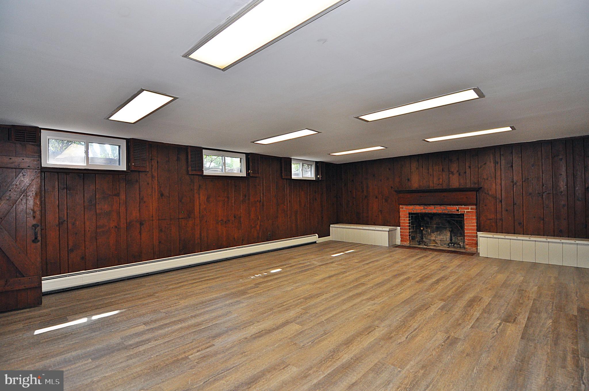 ARLINGTON RIDGE - Residential