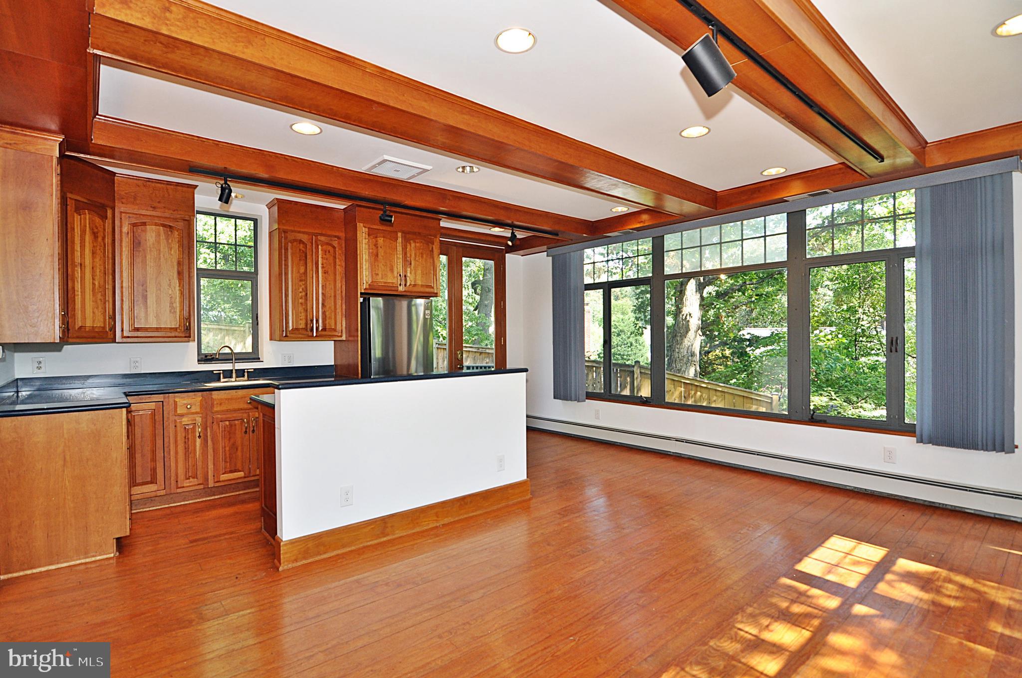 ARLINGTON RIDGE - Residential