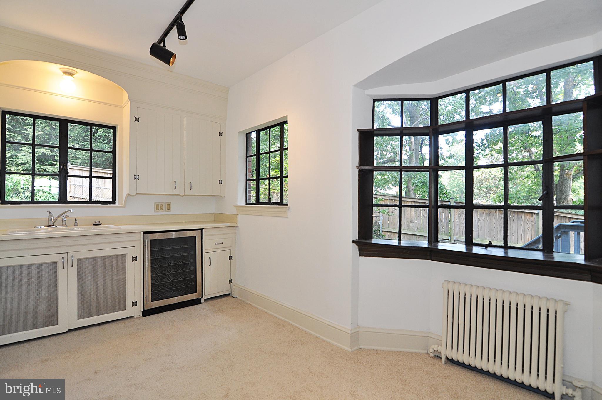 ARLINGTON RIDGE - Residential