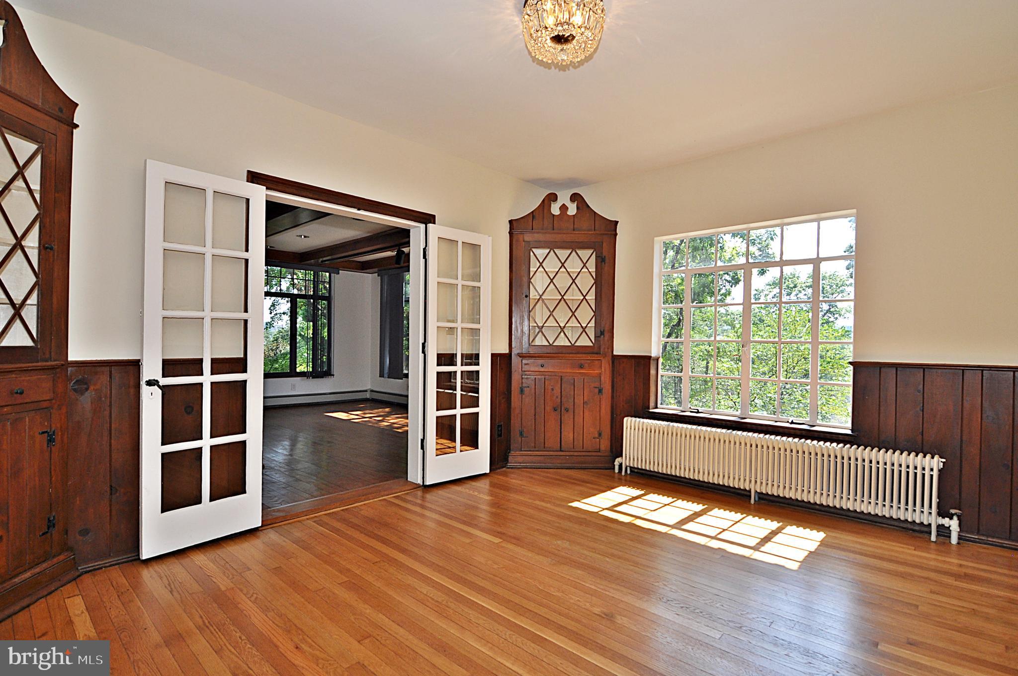 ARLINGTON RIDGE - Residential