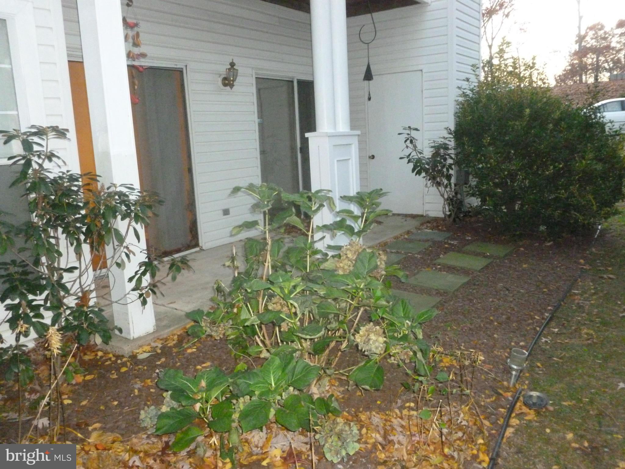 RIVERSIDE - Residential Lease