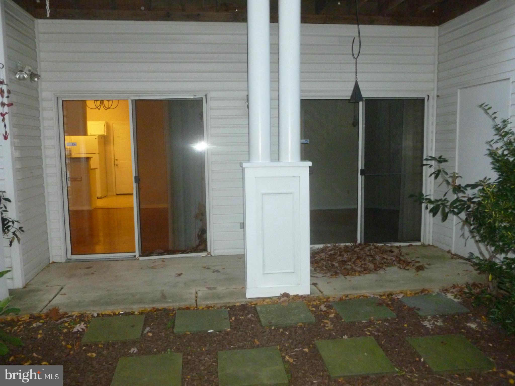 RIVERSIDE - Residential Lease