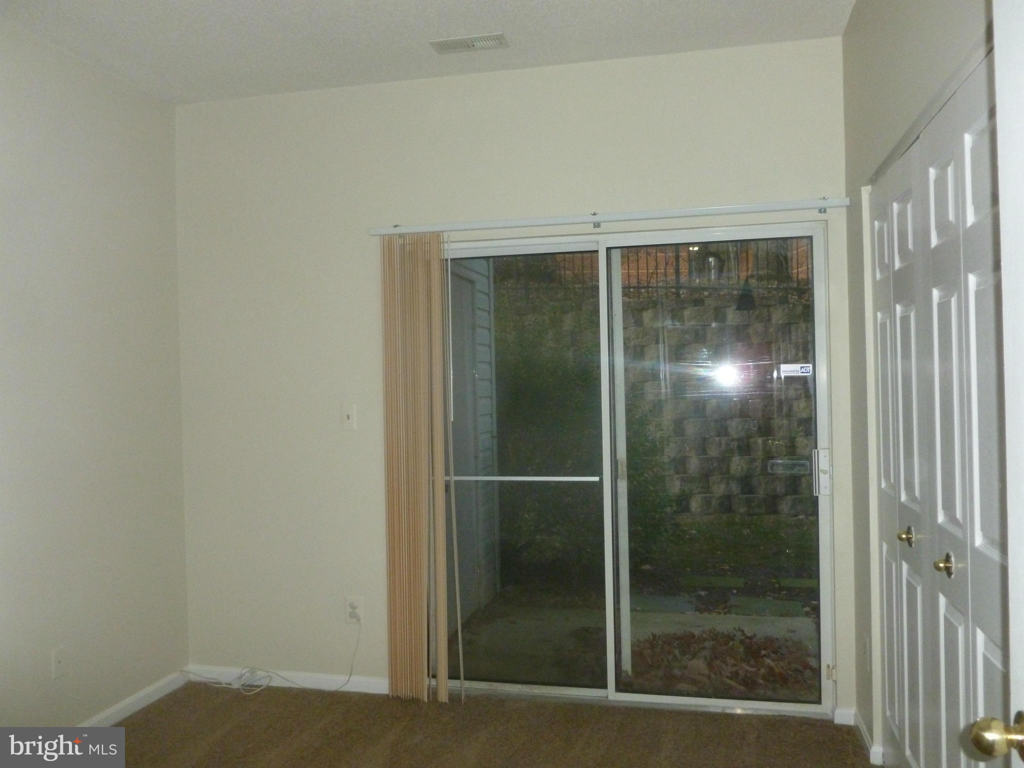 RIVERSIDE - Residential Lease