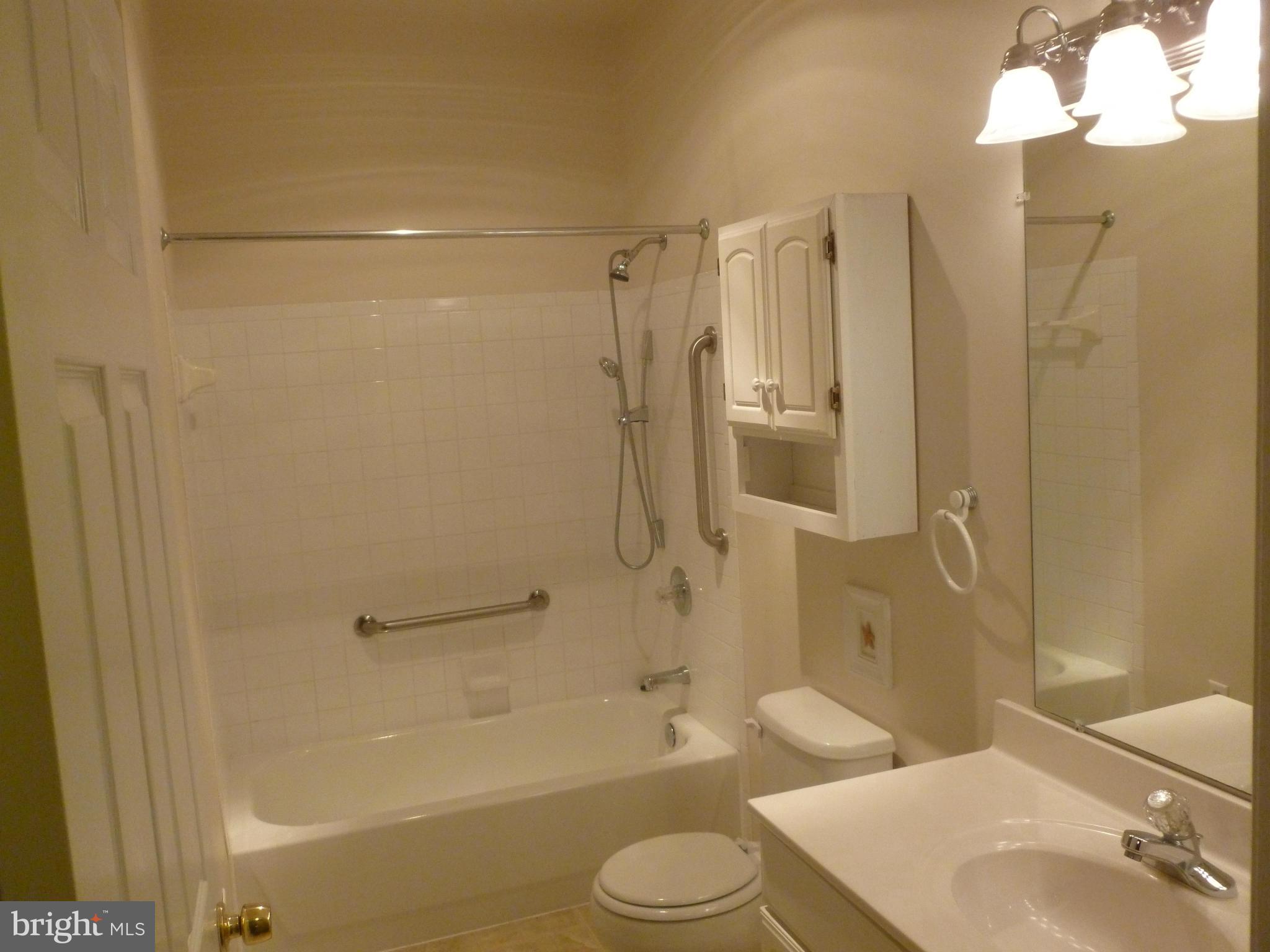 RIVERSIDE - Residential Lease