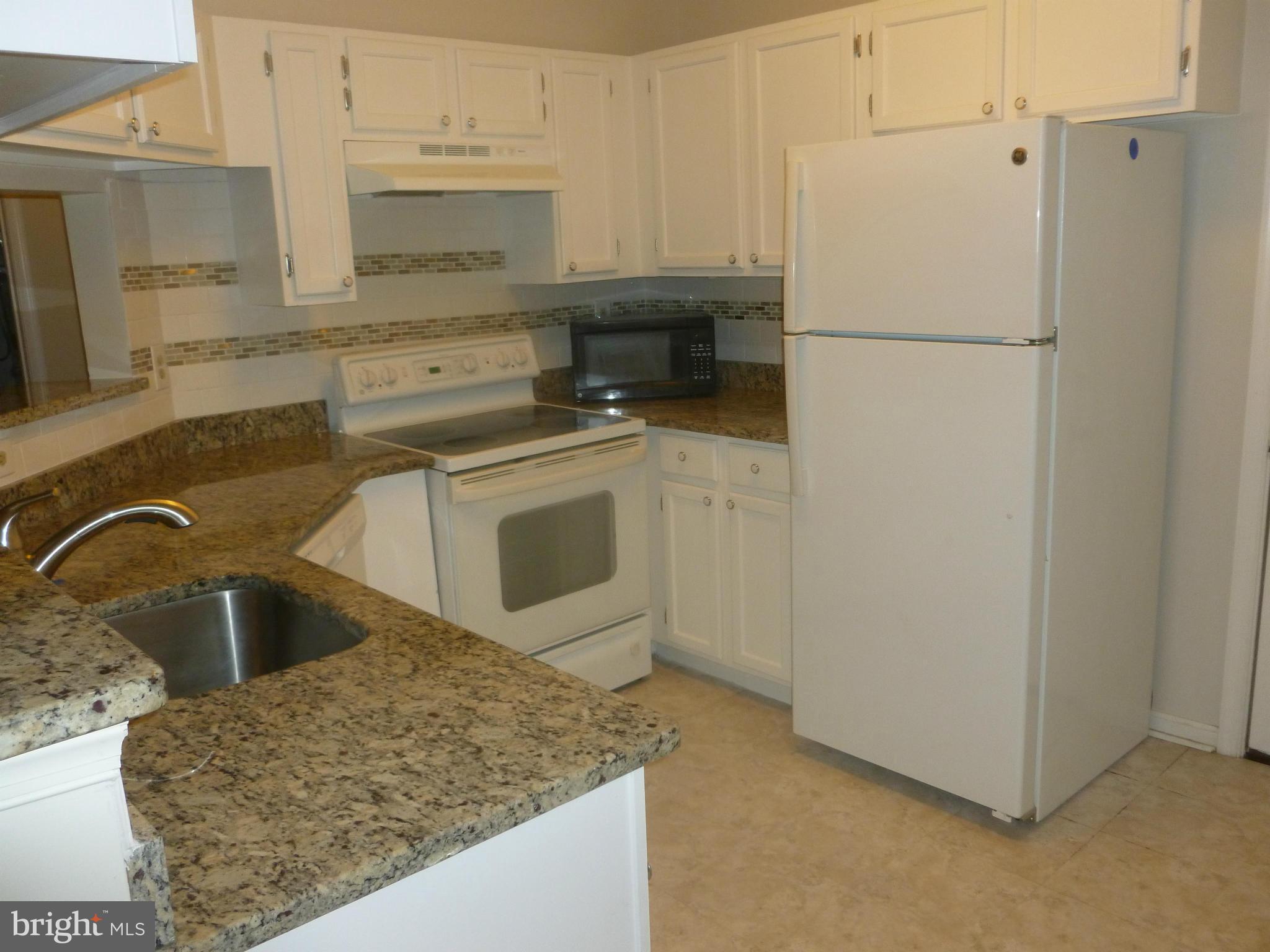 RIVERSIDE - Residential Lease