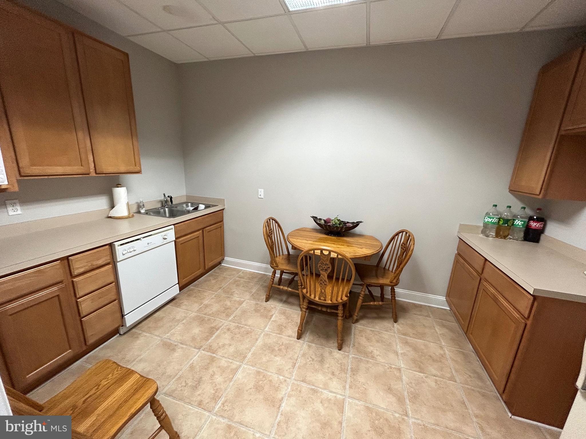 2201 MAIN ST. 1G