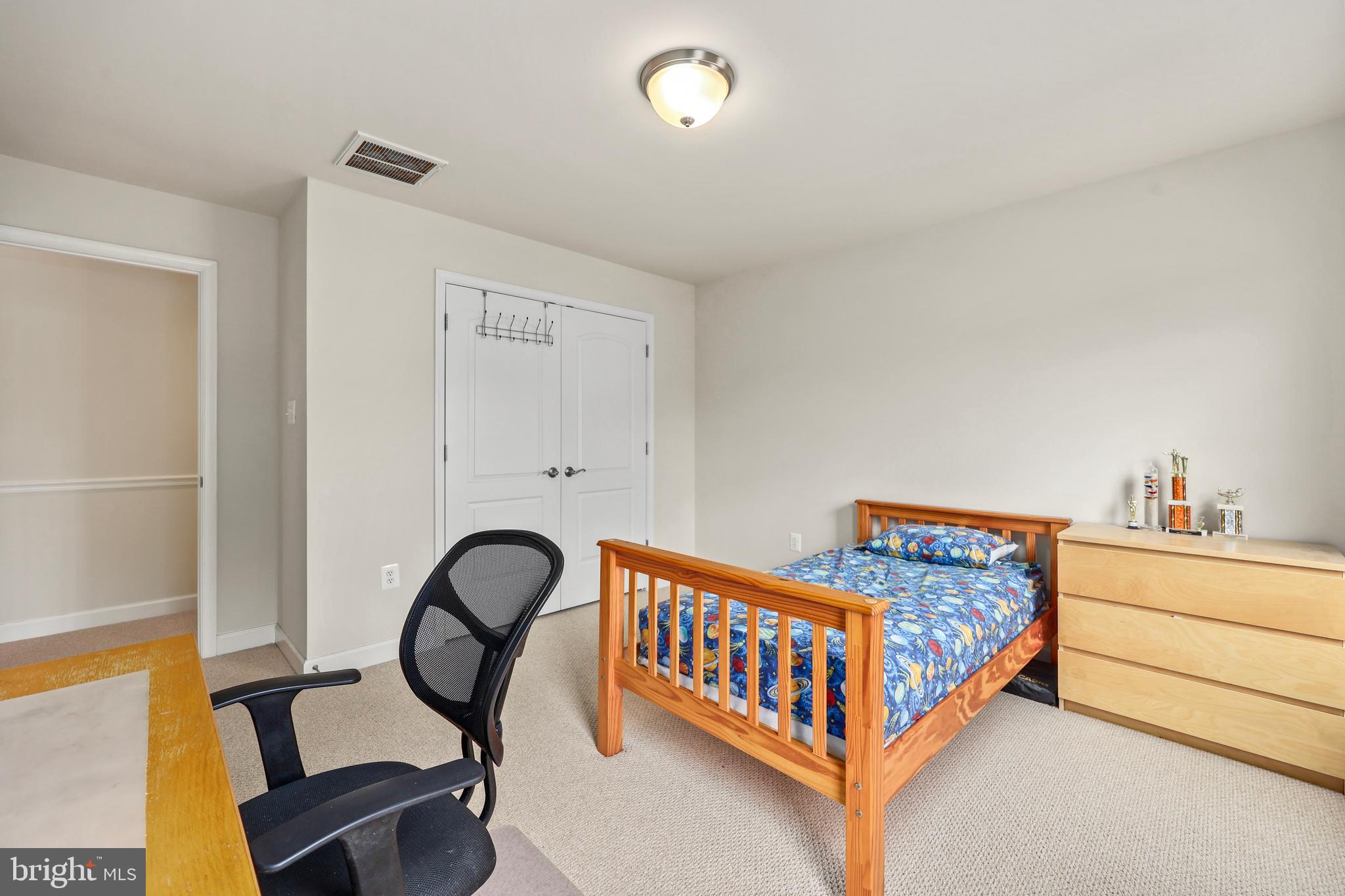 EAST VIENNA WOODS - Residential