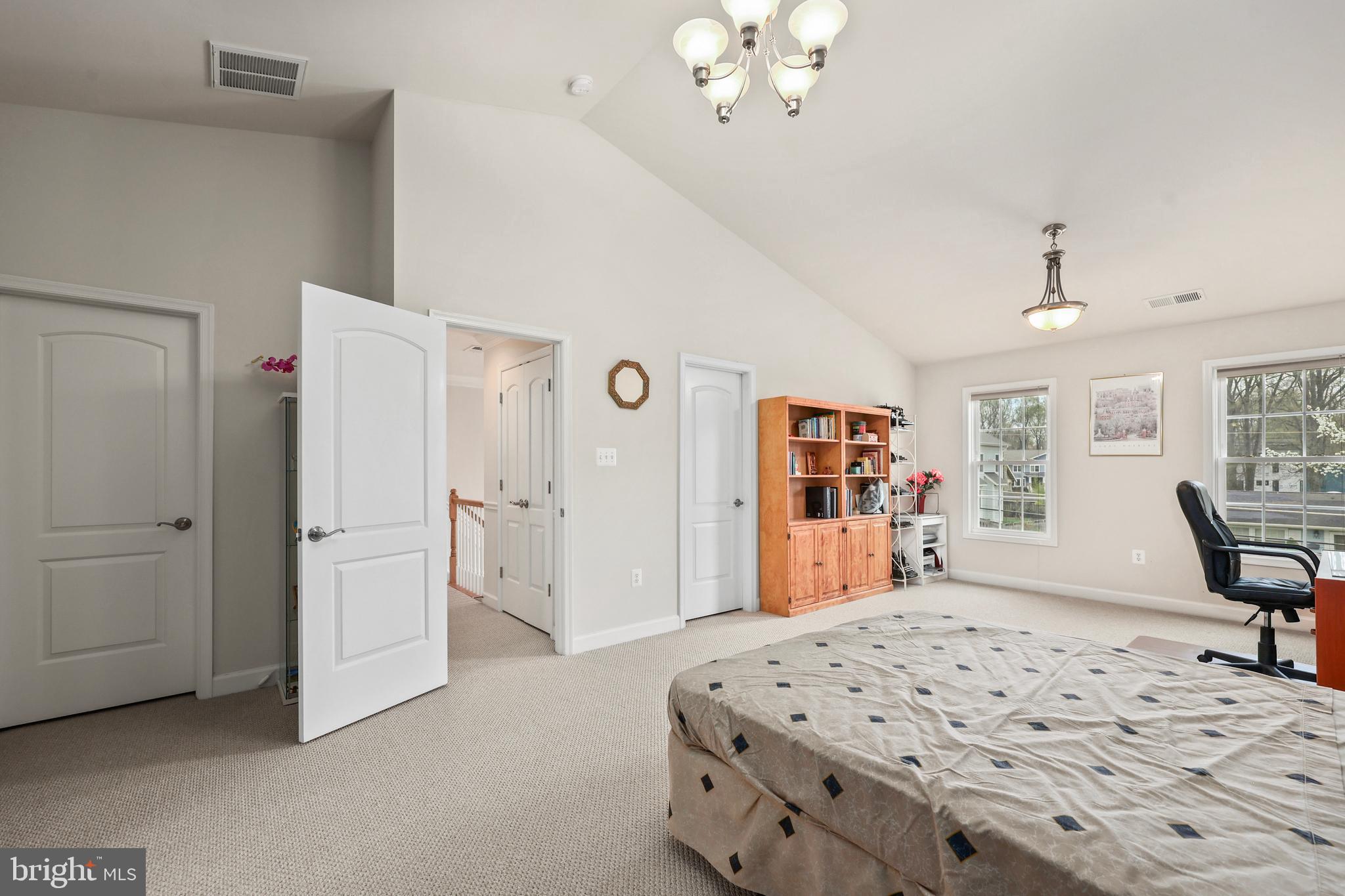 EAST VIENNA WOODS - Residential