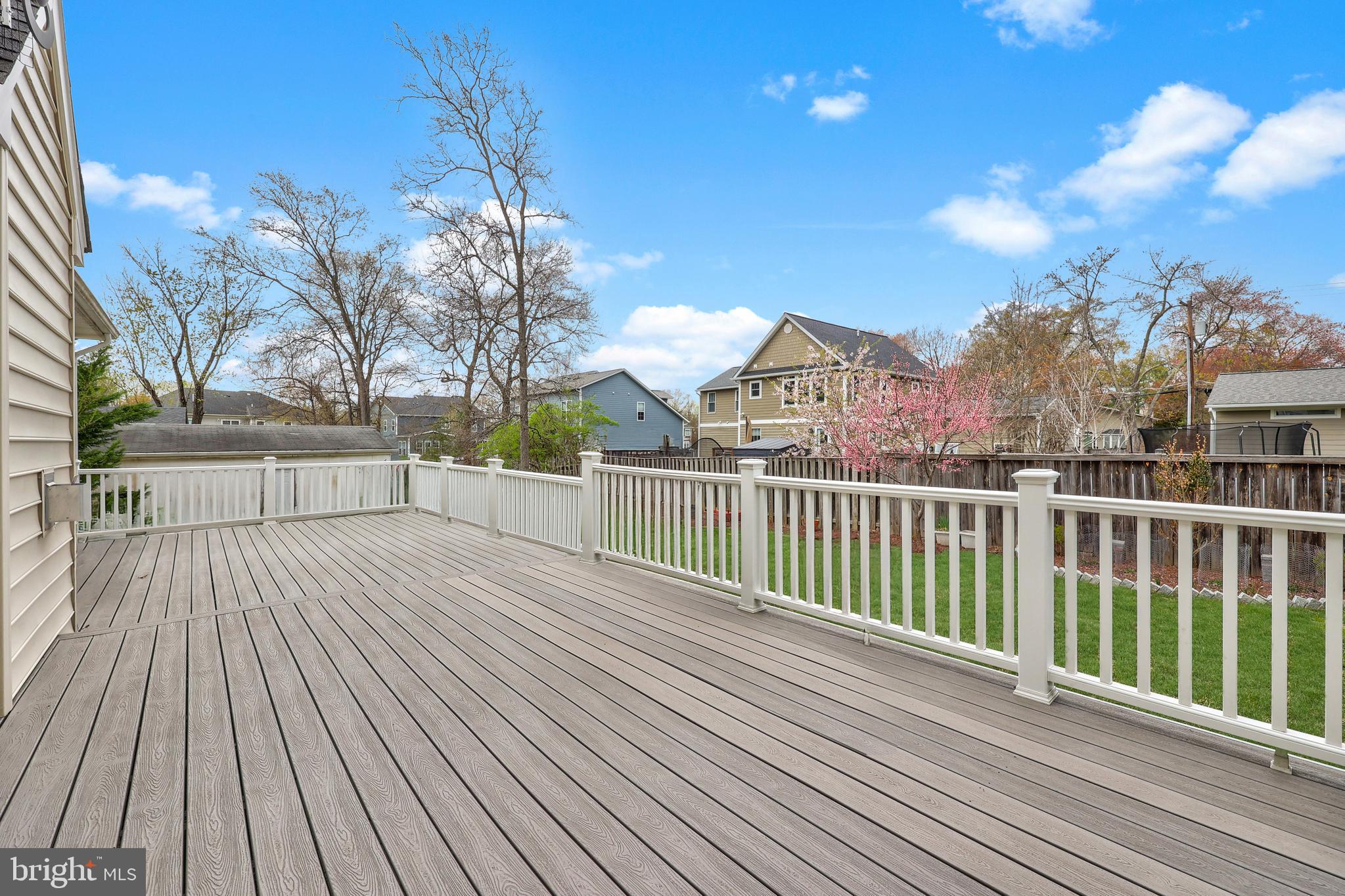 EAST VIENNA WOODS - Residential