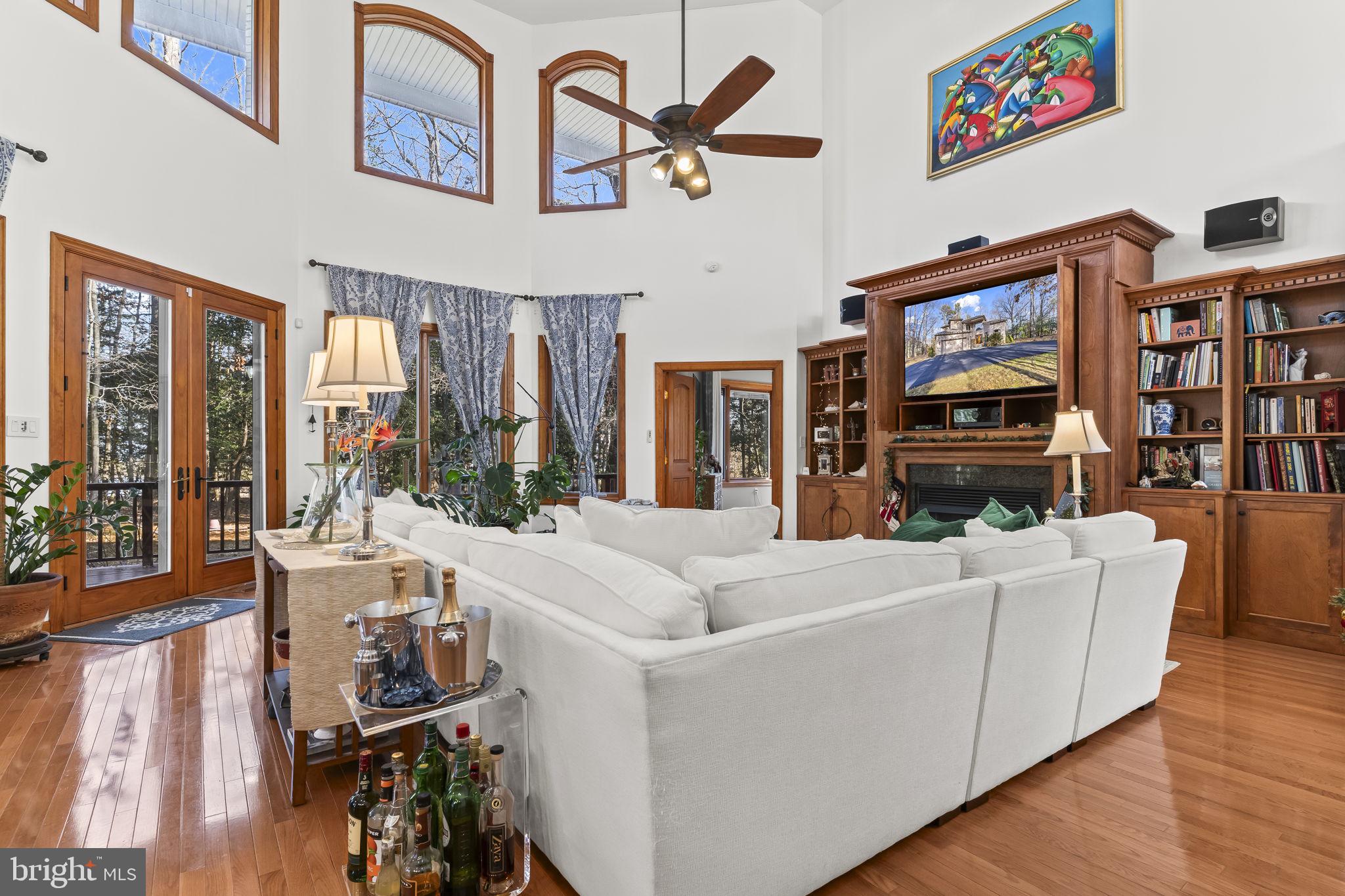 SPRING RIDGE - Residential