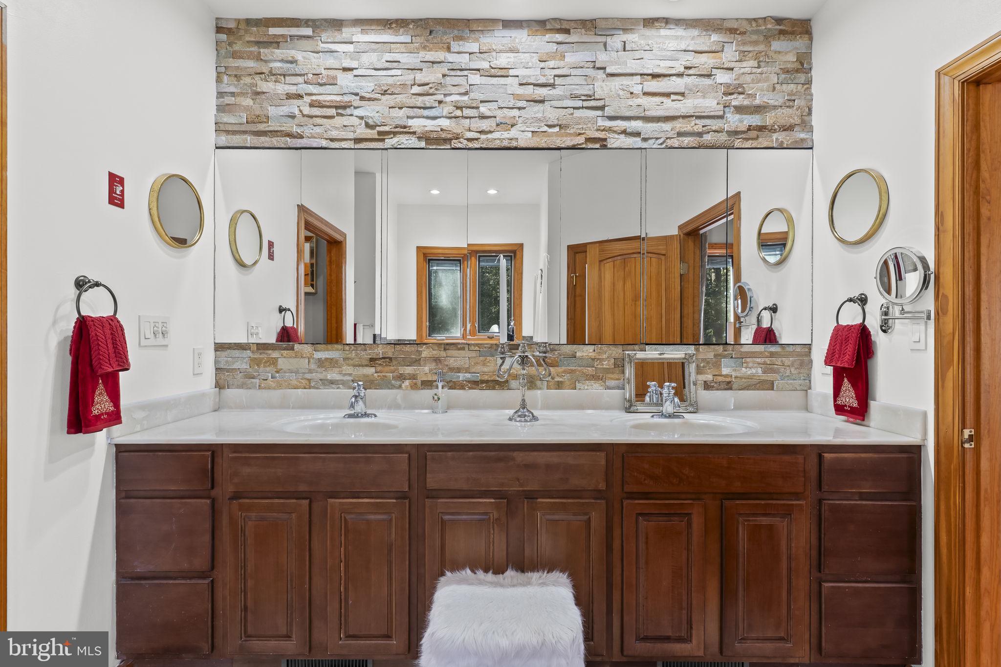 SPRING RIDGE - Residential