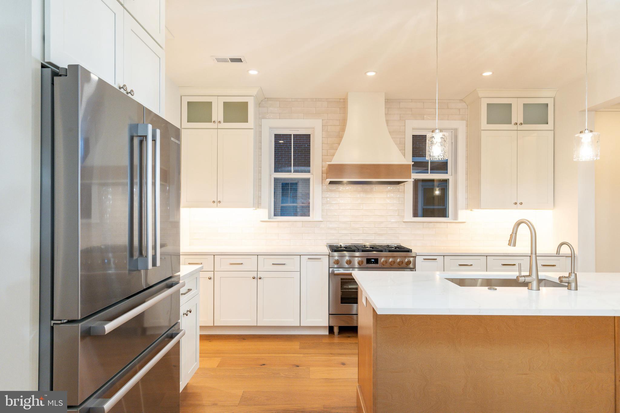 PLYMOUTH VALLEY - Residential