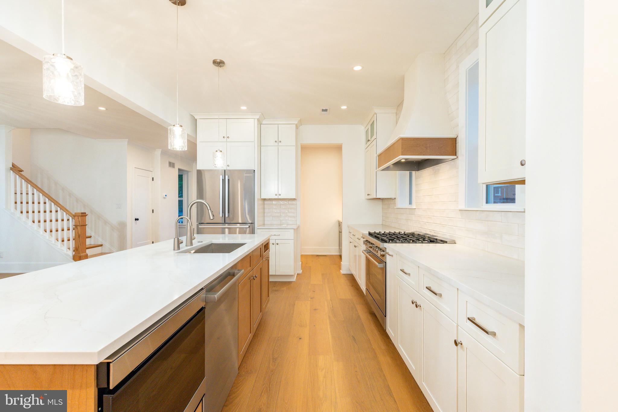 PLYMOUTH VALLEY - Residential