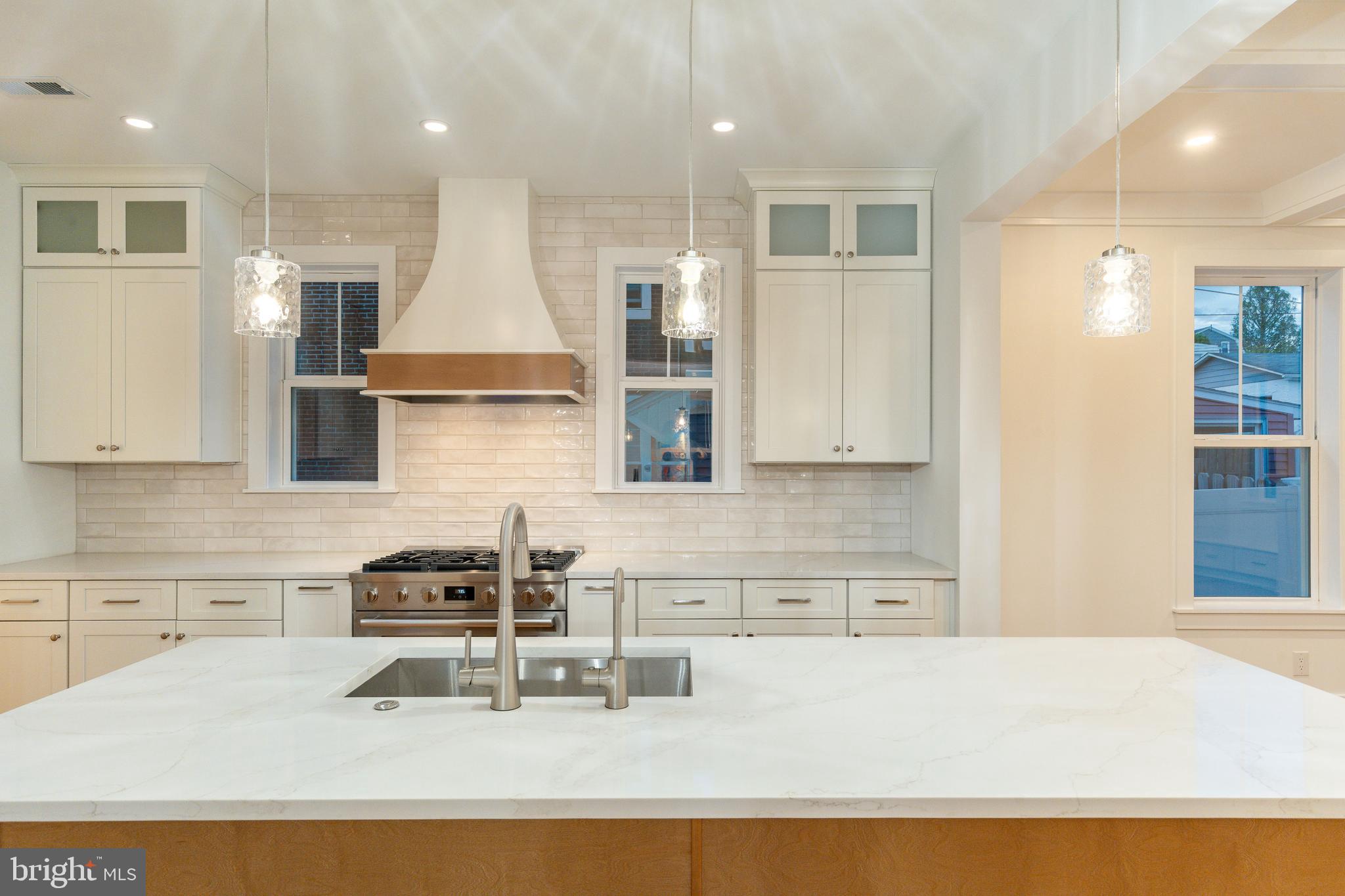 PLYMOUTH VALLEY - Residential