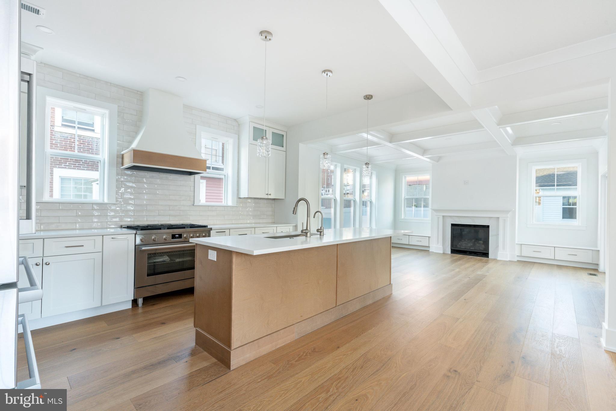 PLYMOUTH VALLEY - Residential
