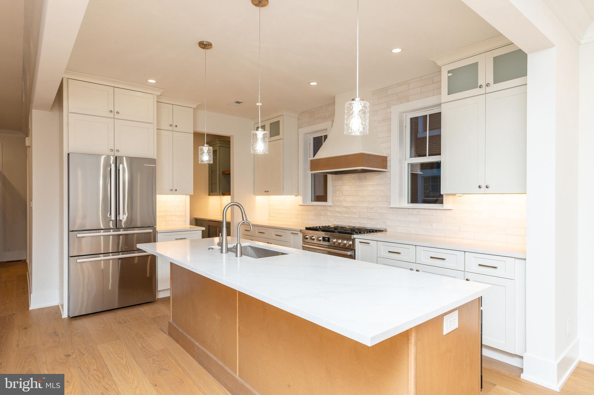 PLYMOUTH VALLEY - Residential
