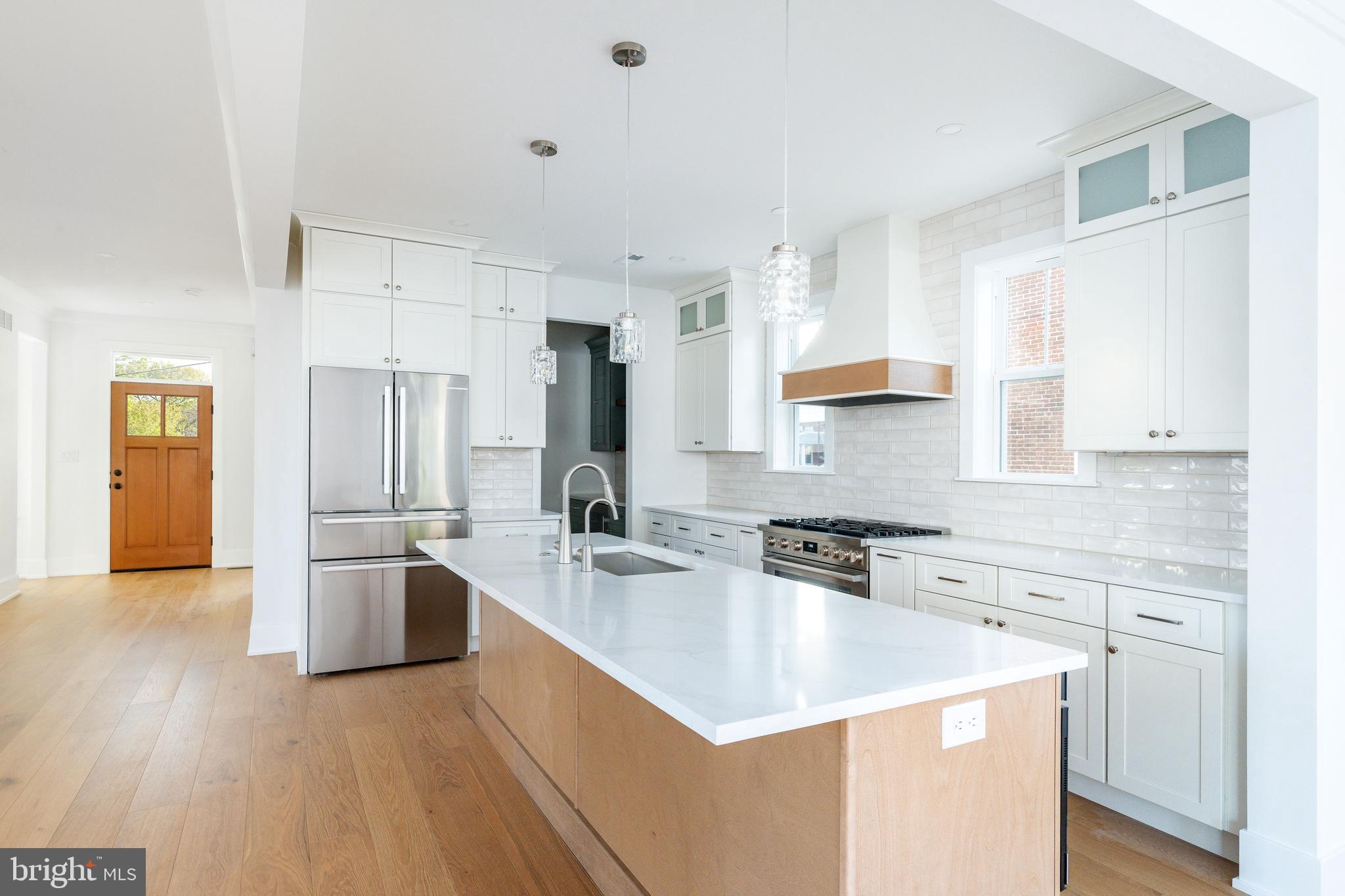 PLYMOUTH VALLEY - Residential