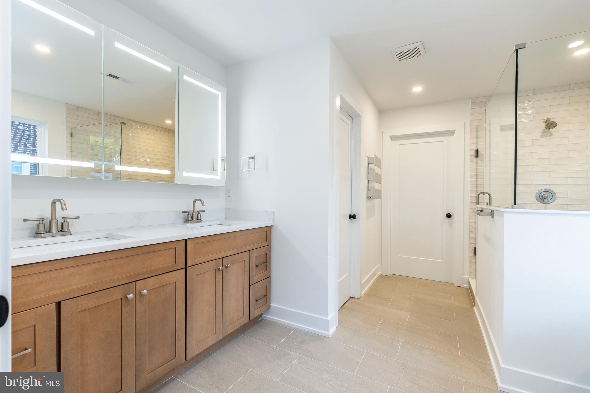 PLYMOUTH VALLEY - Residential