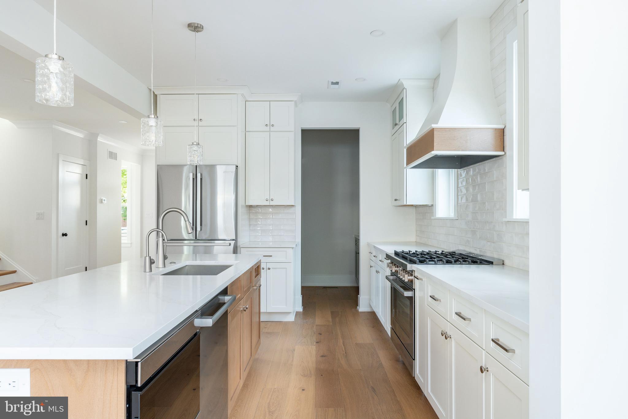 PLYMOUTH VALLEY - Residential