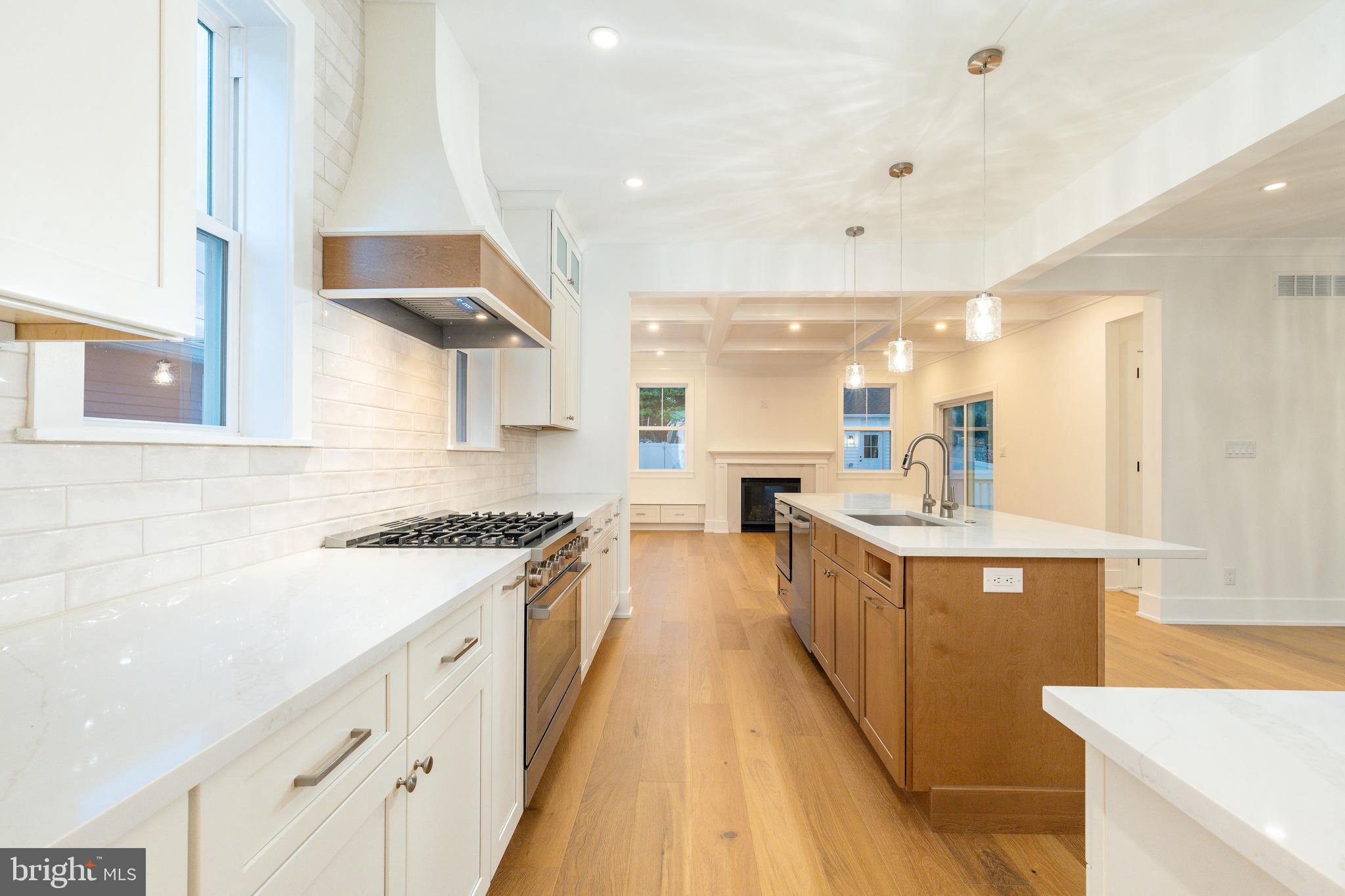 PLYMOUTH VALLEY - Residential