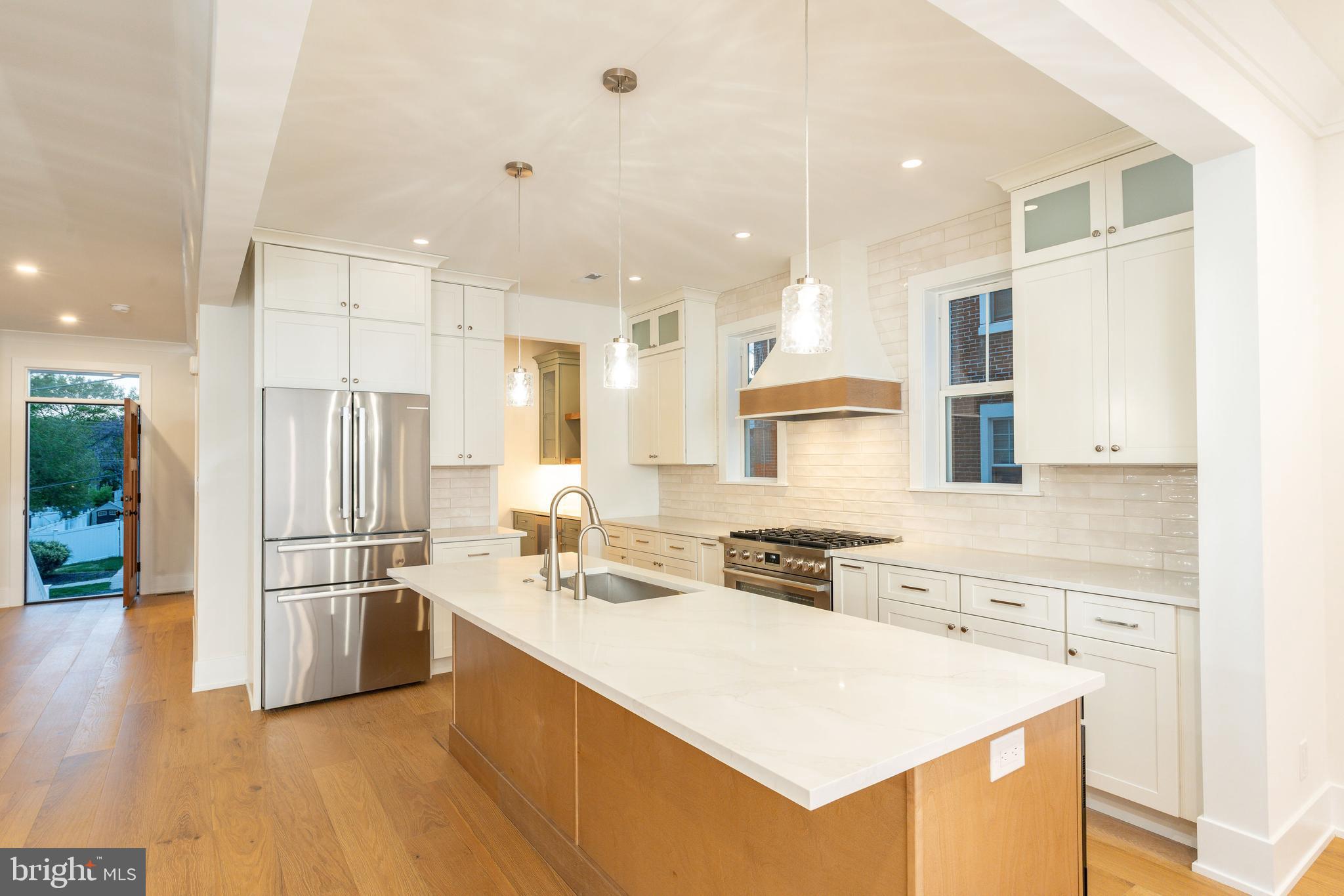PLYMOUTH VALLEY - Residential