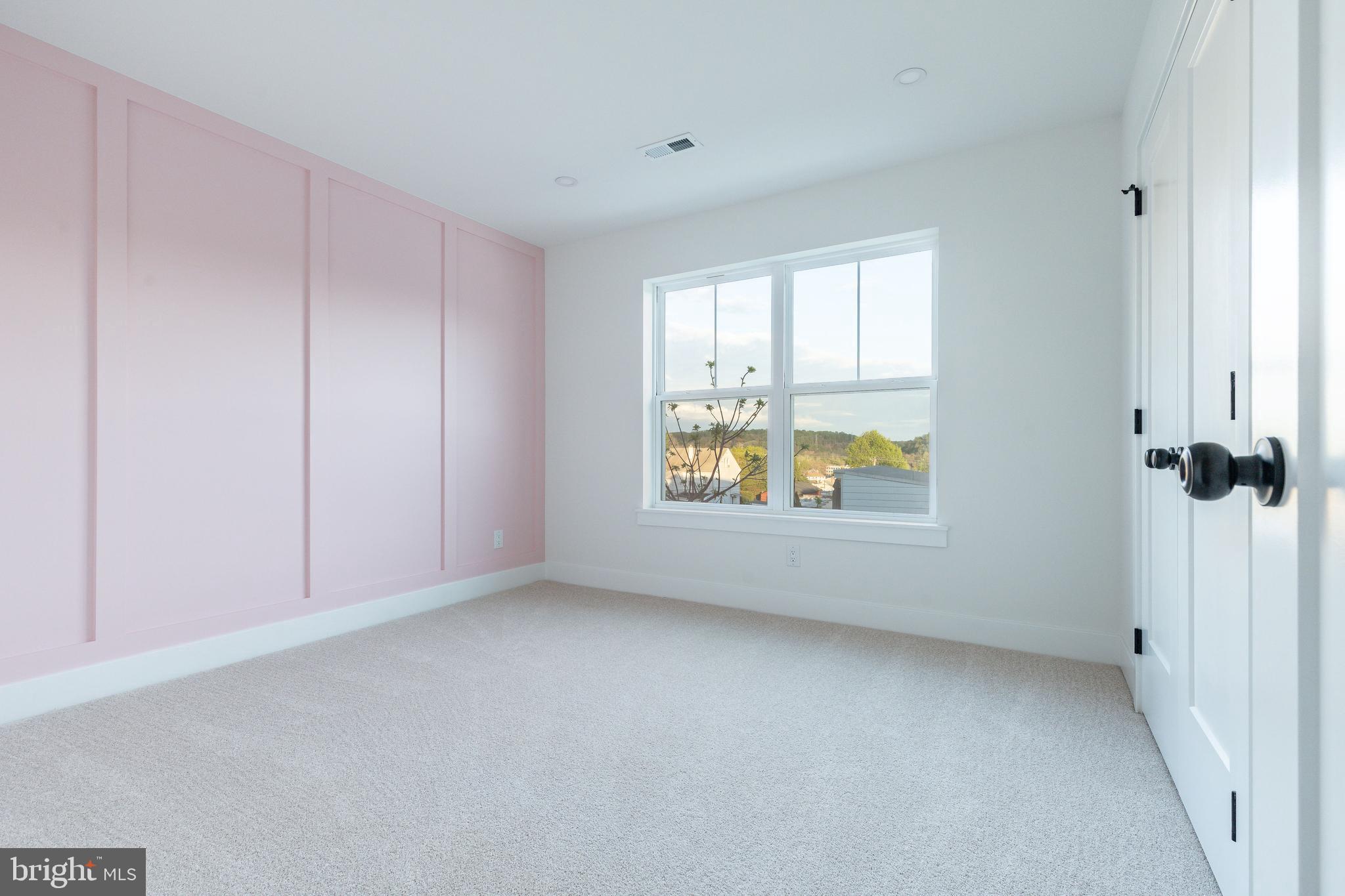 PLYMOUTH VALLEY - Residential