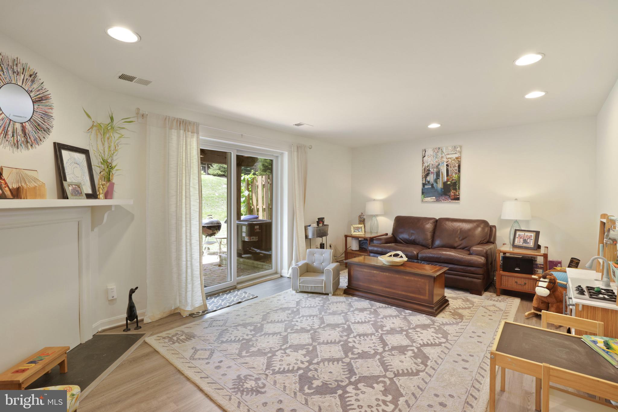 MAYS CHAPEL VILLAGE - Residential Lease