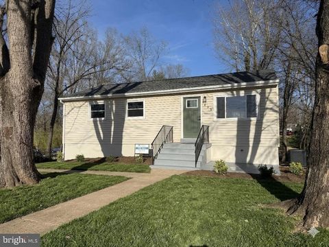 Photo of 7405 Albemarle Drive, MANASSAS, VA 20111 (MLS # VAPW2114466)