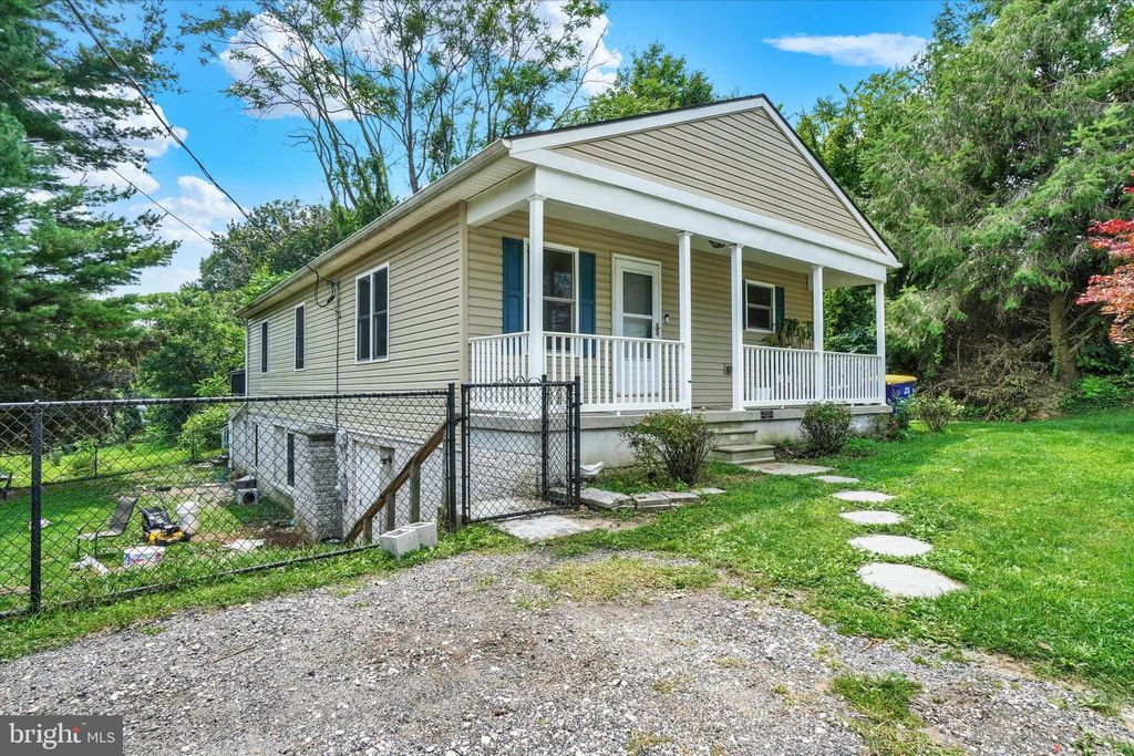 Photo of 101 Schoolhouse Lane, WINDSOR, PA 17366 (MLS # PAYK2087528)