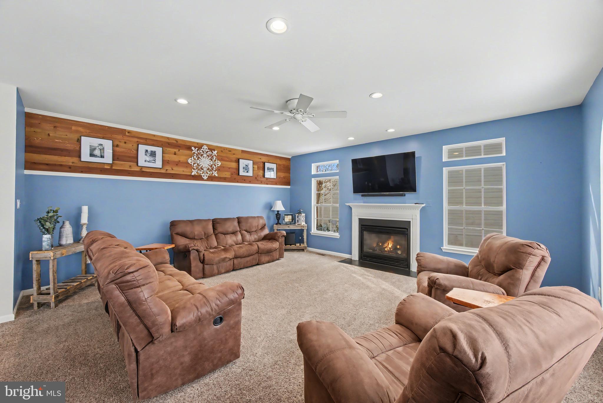 WOODSYDE ESTATES - Residential