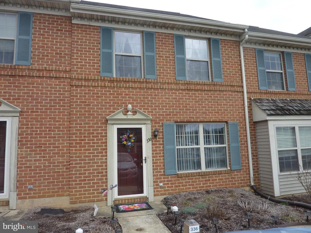 Photo of 336 MEETINGHOUSE LN, LANCASTER, PA 17601 (MLS # PALA2031184)