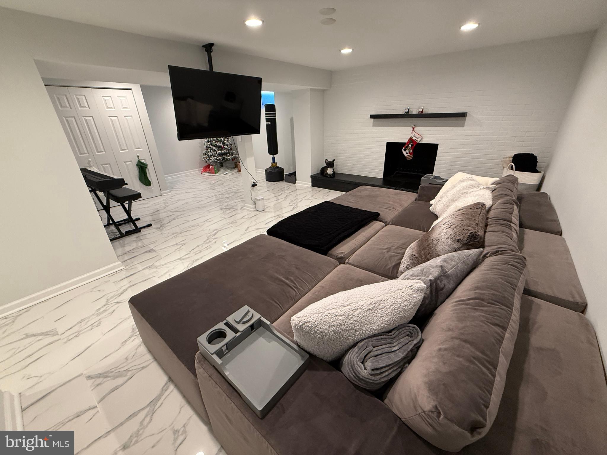 HICKORY RIDGE - Residential