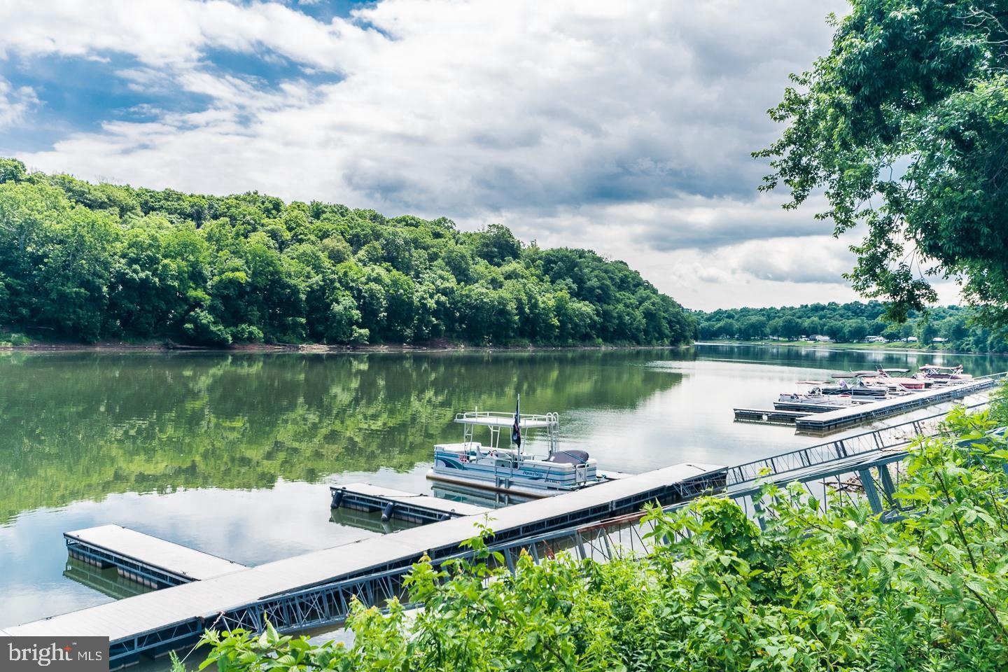 CROSSINGS ON THE POTOMAC - Land