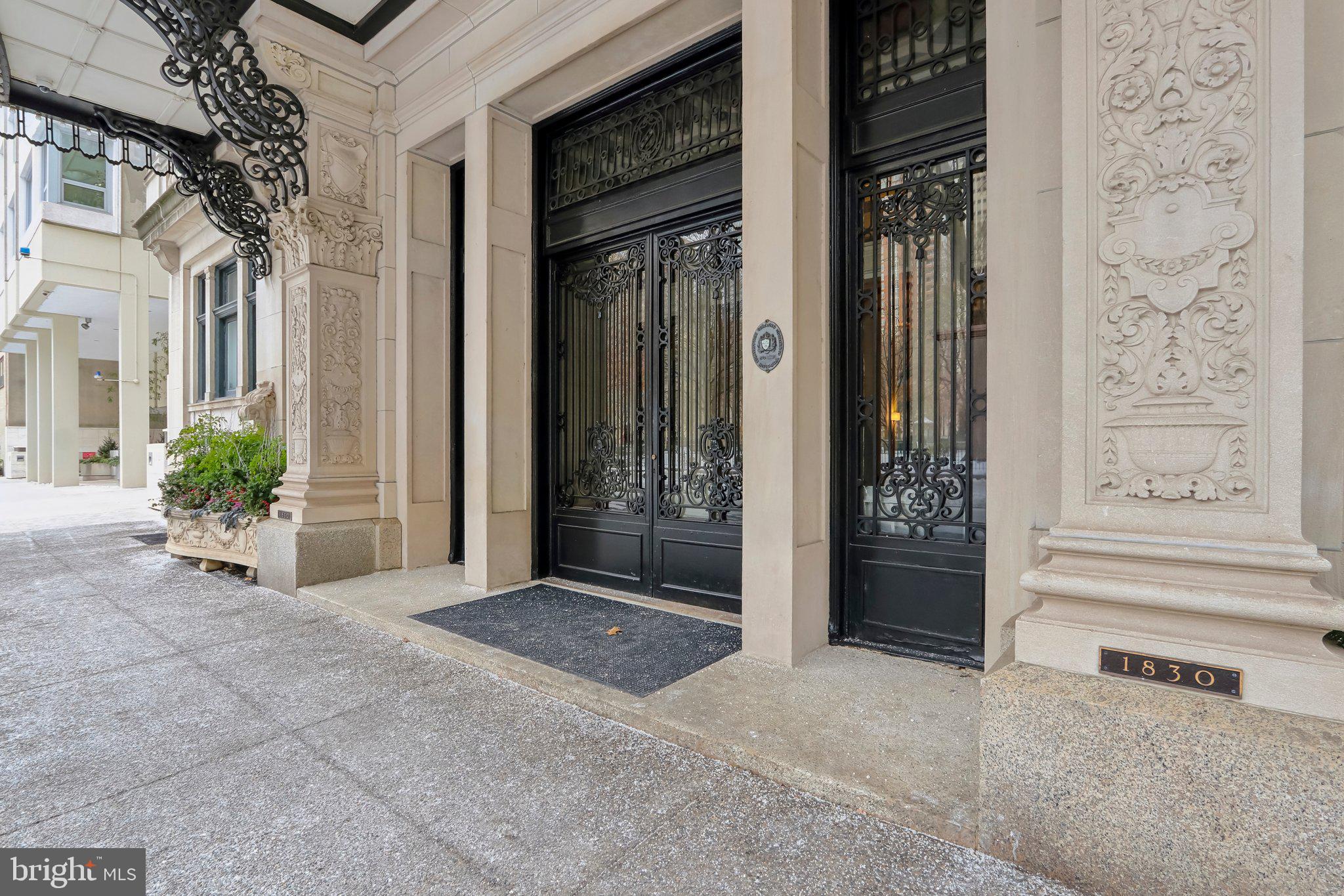1830 RITTENHOUSE SQUARE 2C