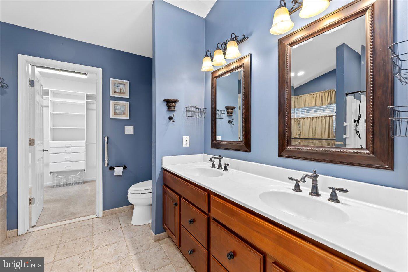 LAKE OF THE WOODS - Residential