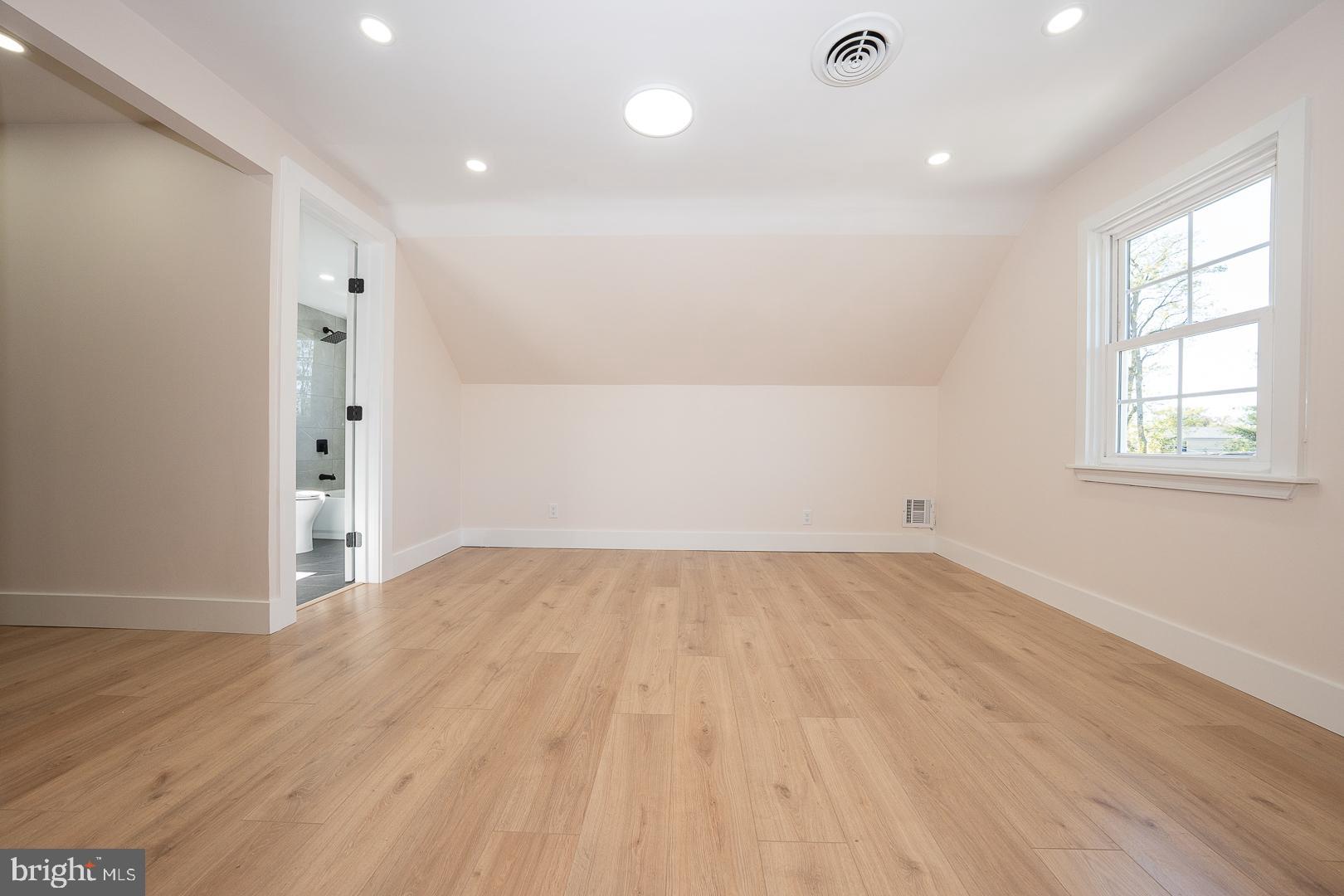 THE SUMMIT - Residential