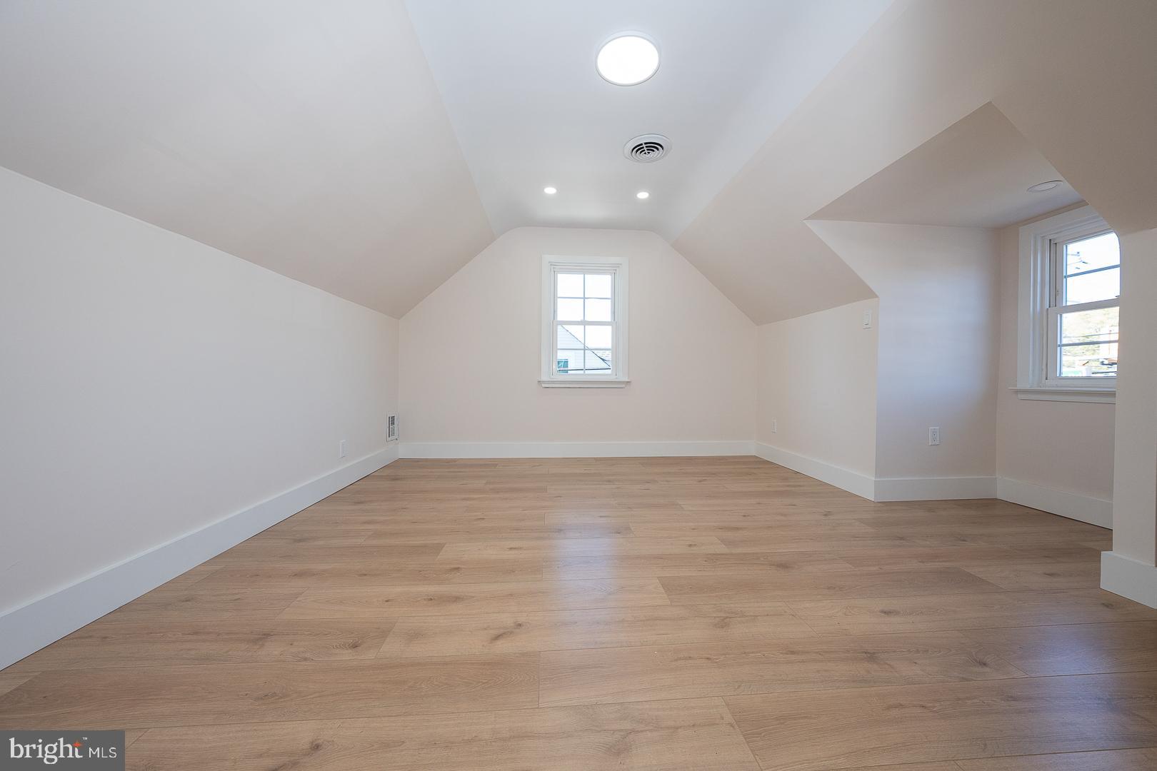 THE SUMMIT - Residential