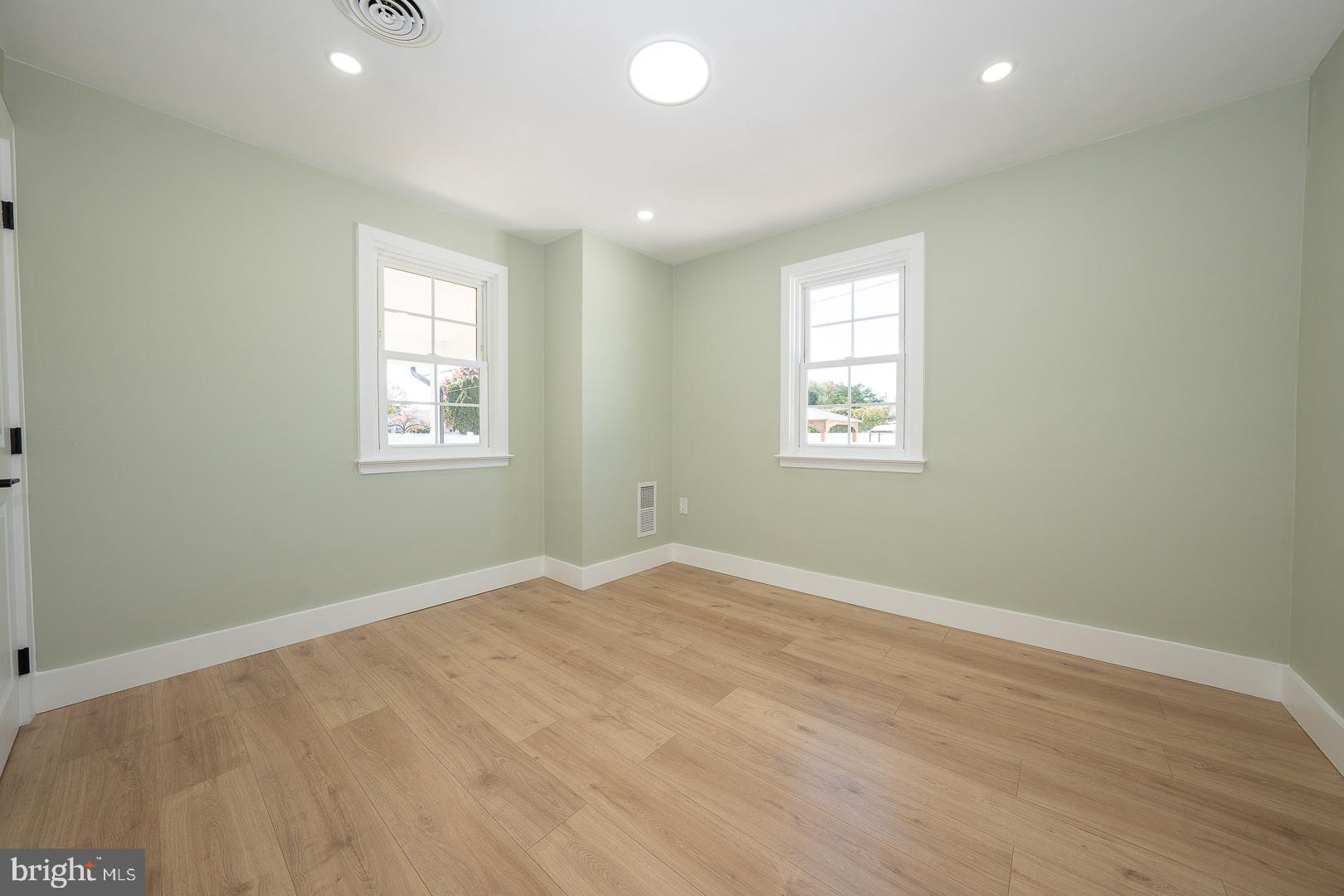 THE SUMMIT - Residential