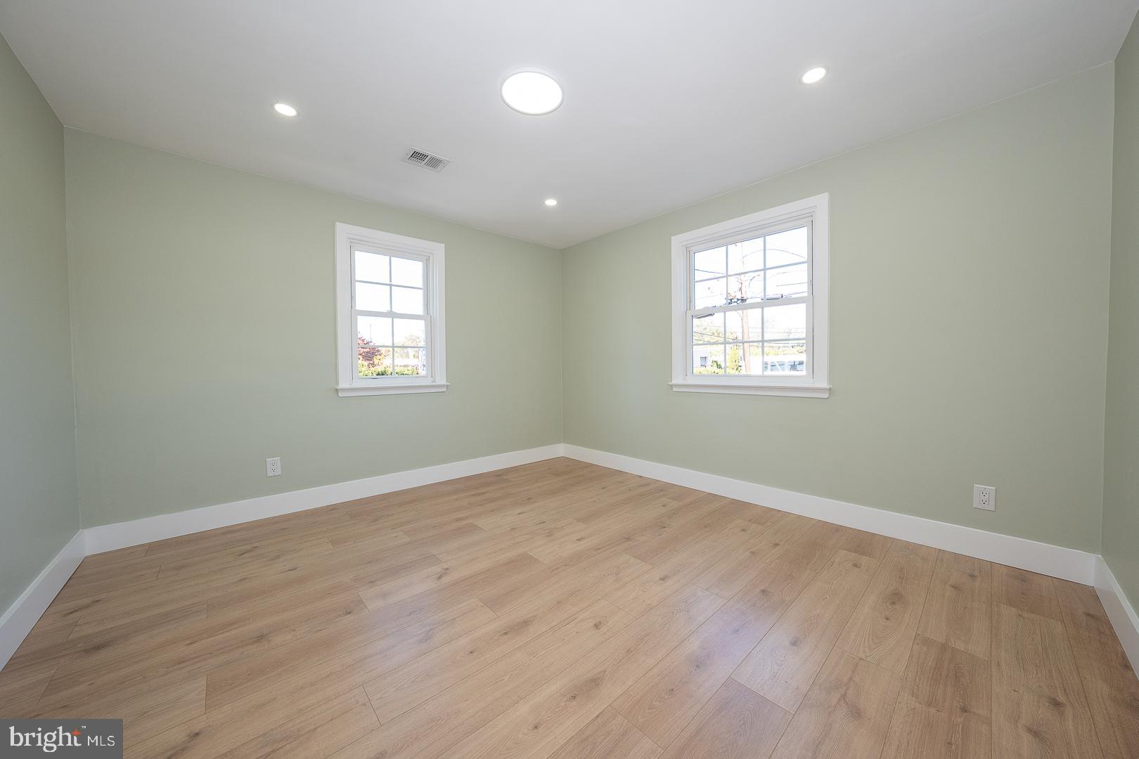 THE SUMMIT - Residential