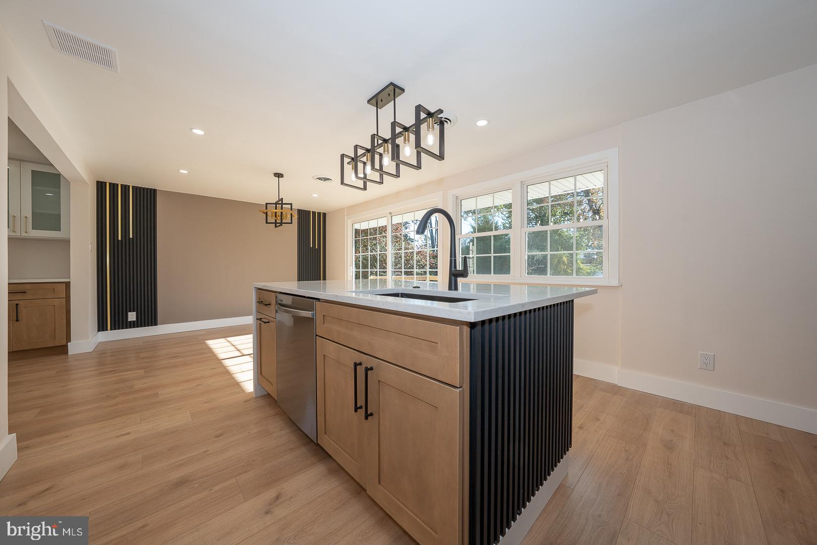 2900 E COUNTY LINE ROAD