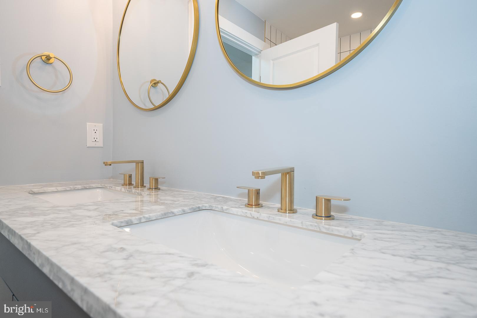 THE SUMMIT - Residential