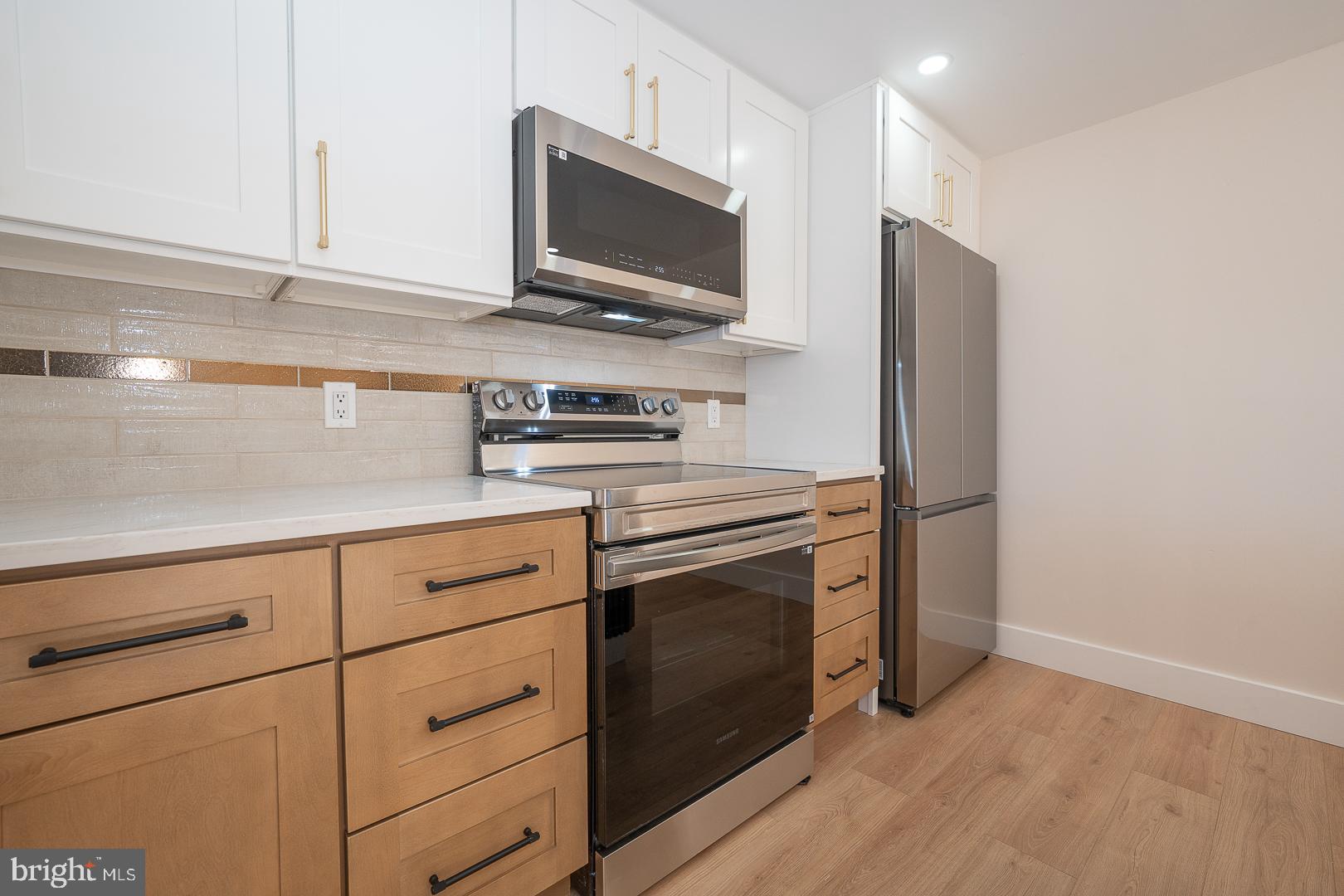 THE SUMMIT - Residential