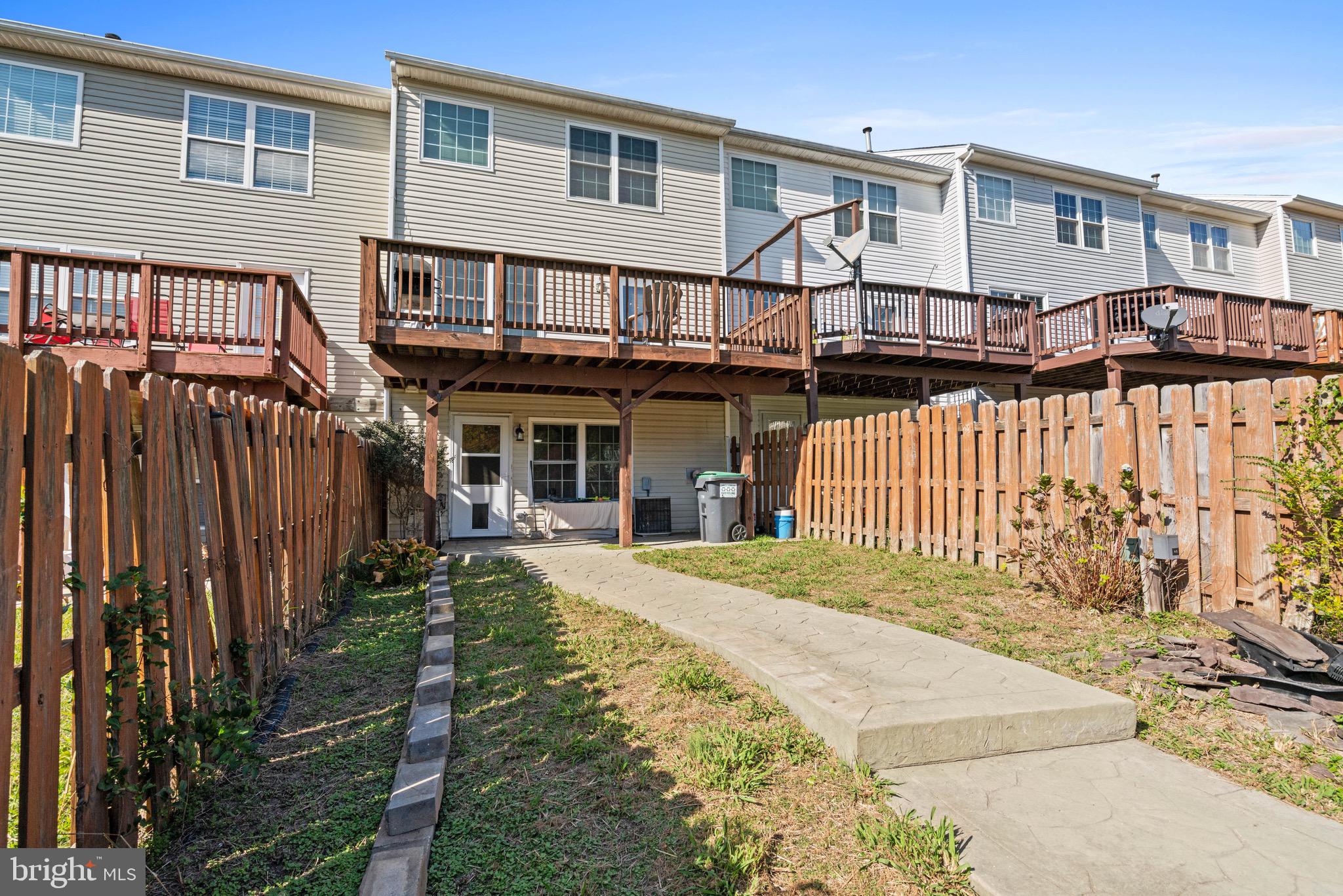 STONE RIVER - Residential Lease