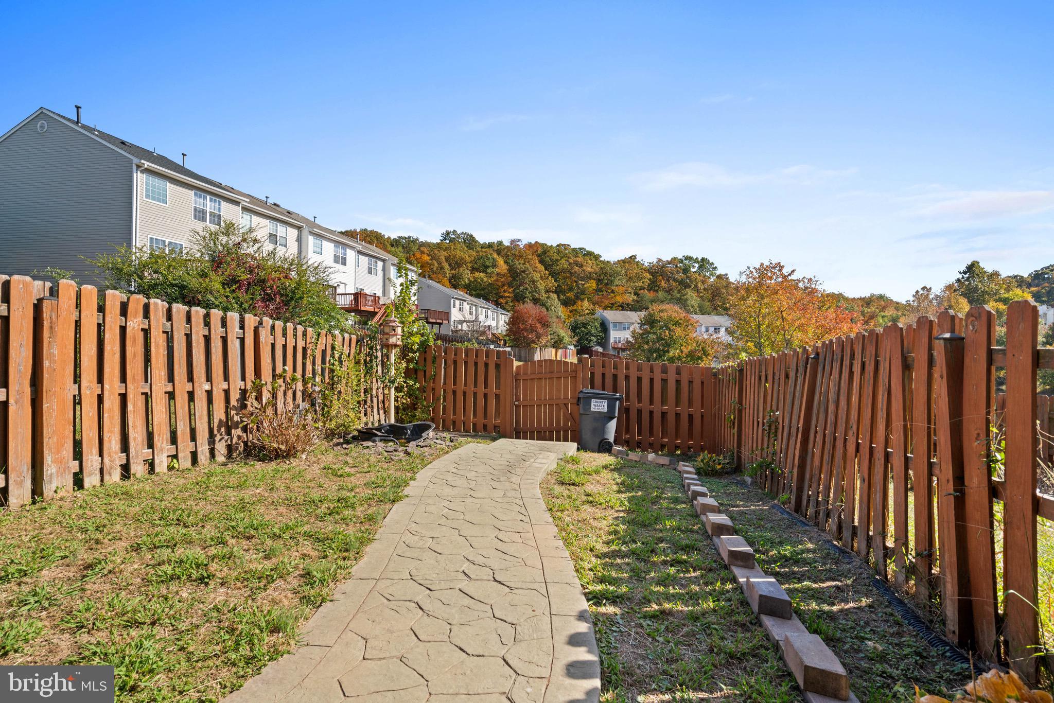 STONE RIVER - Residential Lease