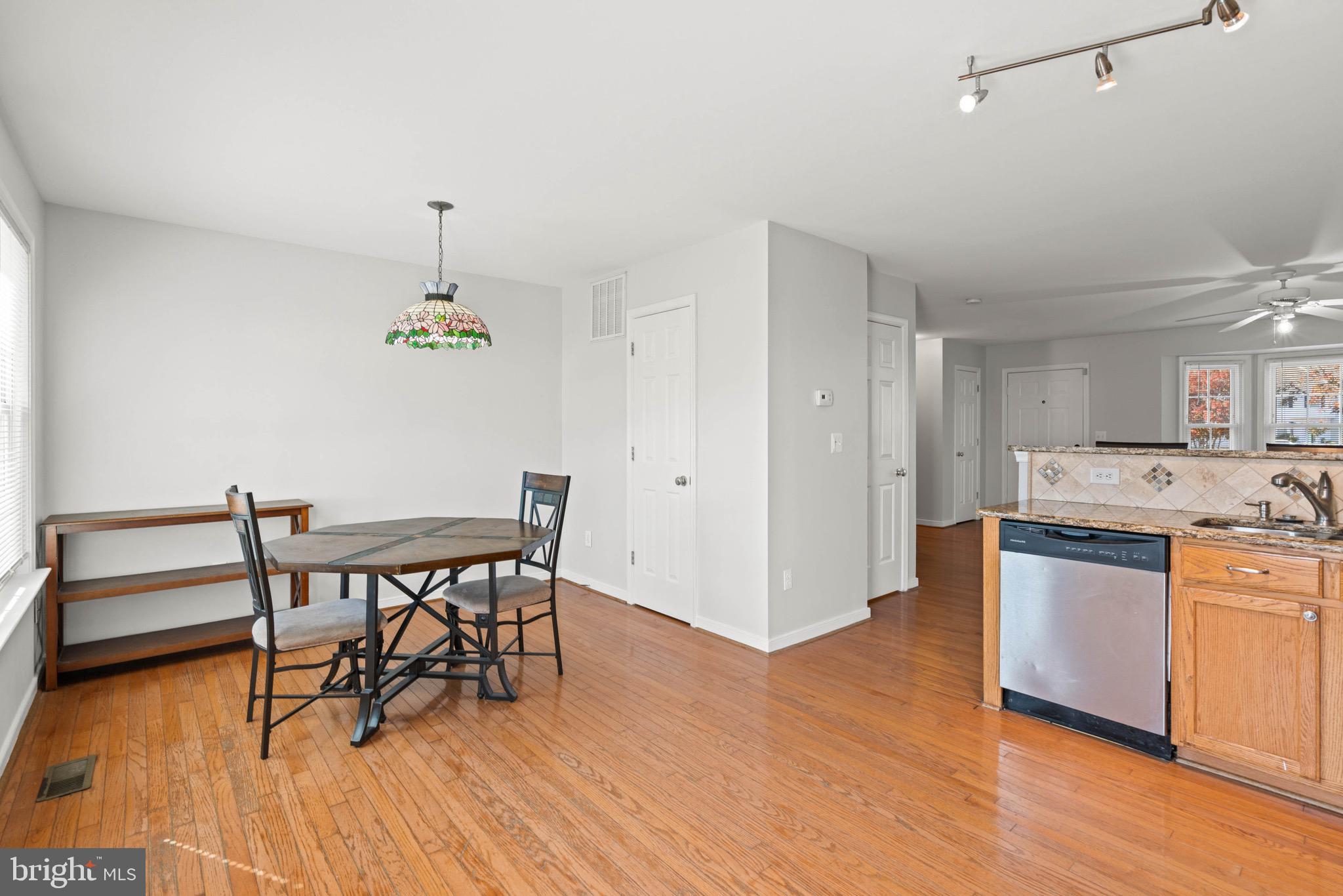 STONE RIVER - Residential Lease