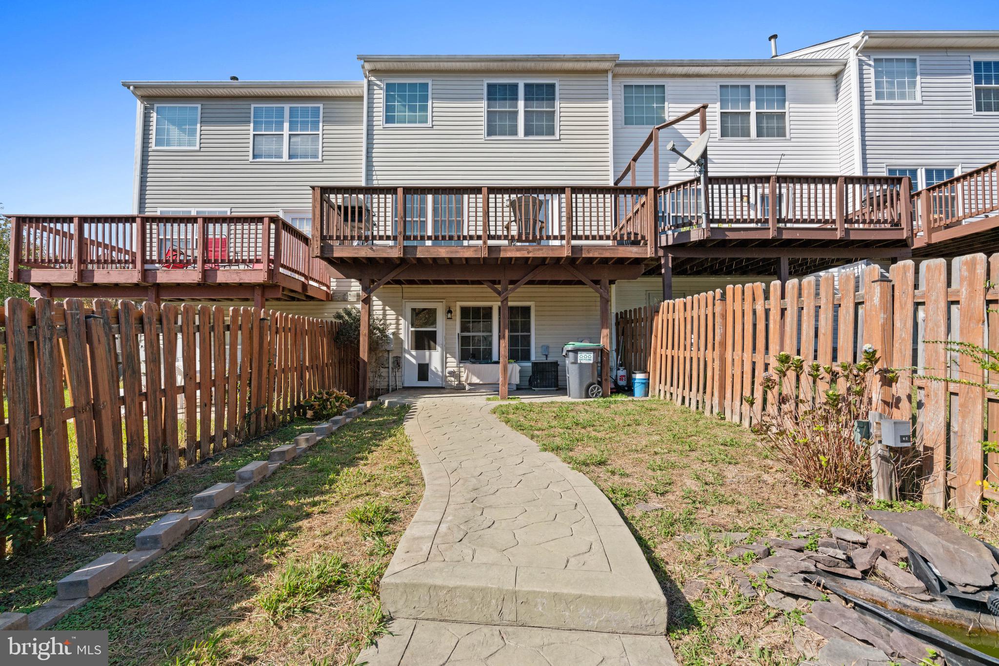 STONE RIVER - Residential Lease